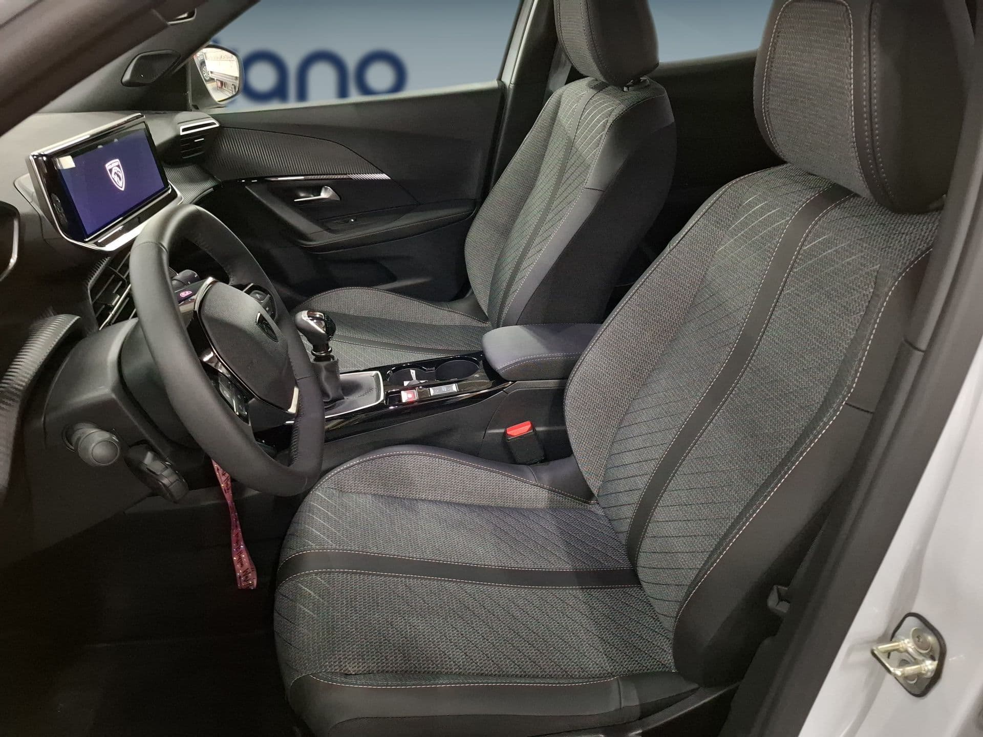 Peugeot 2008 - 7