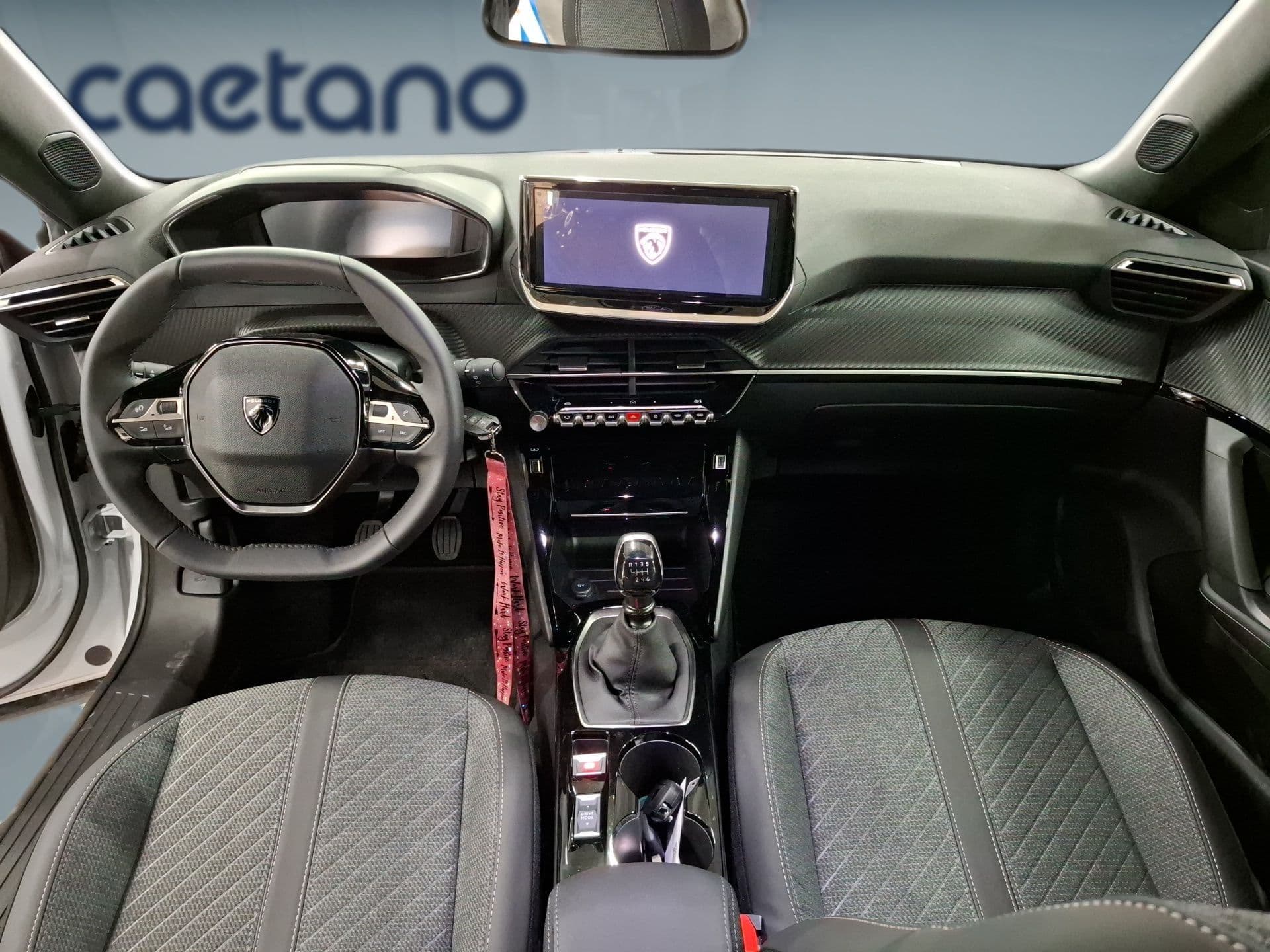 Peugeot 2008 - 8