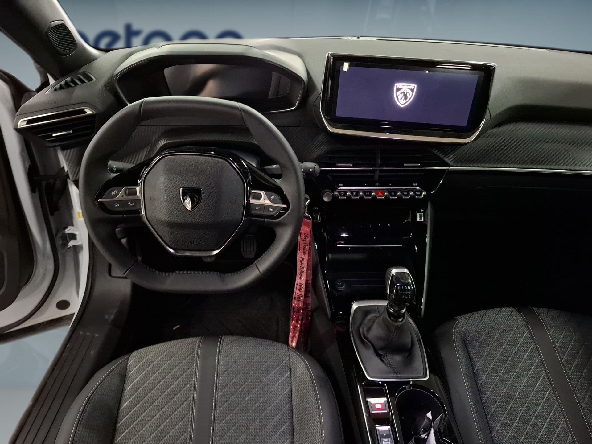 Peugeot 2008 - 9