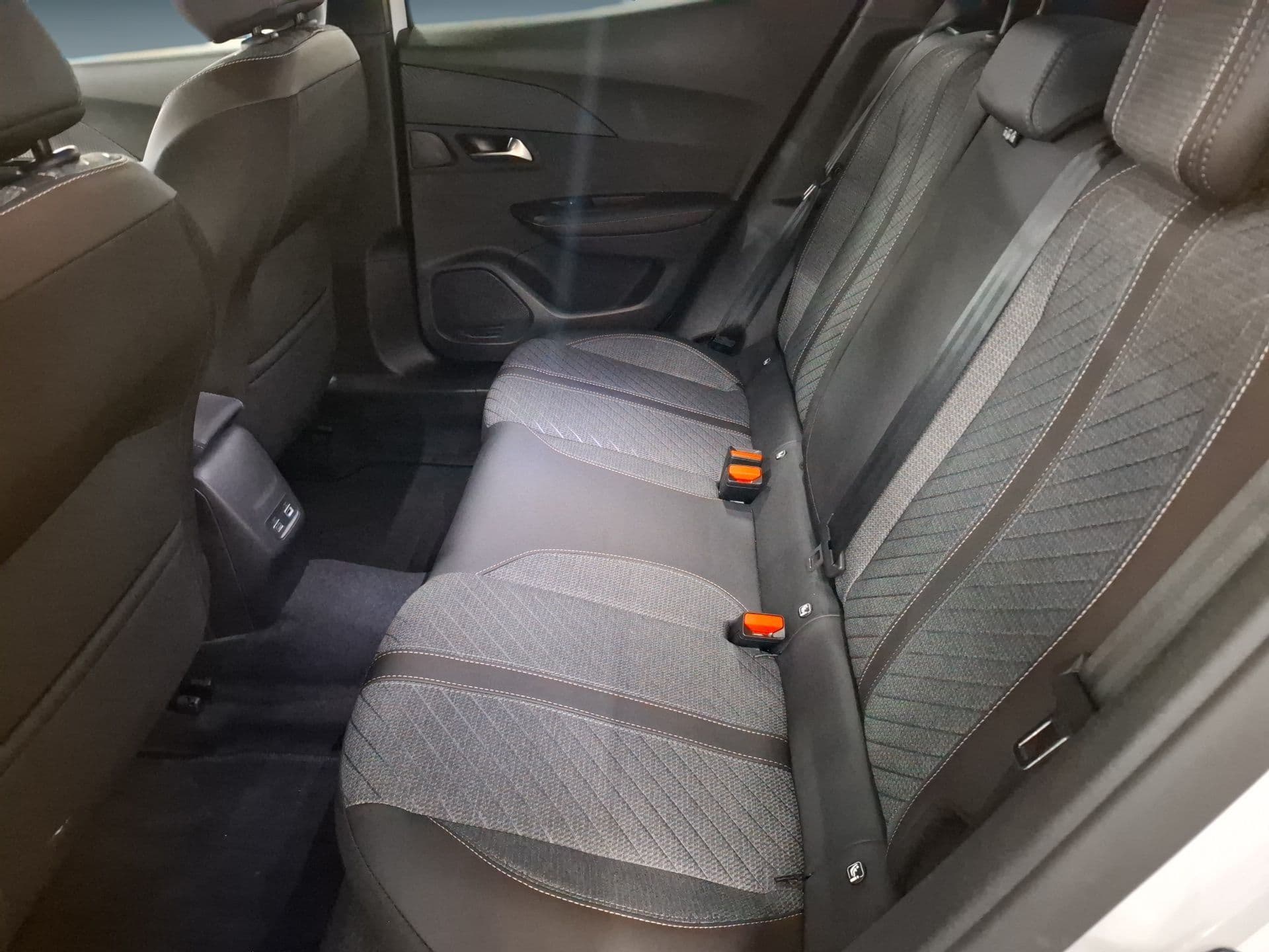 Peugeot 2008 - 10