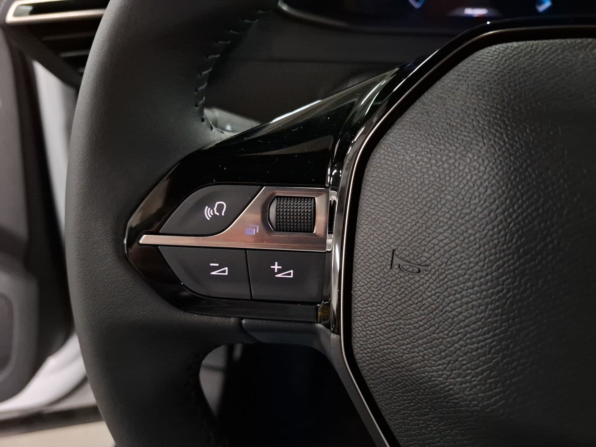 Peugeot 2008 - 12