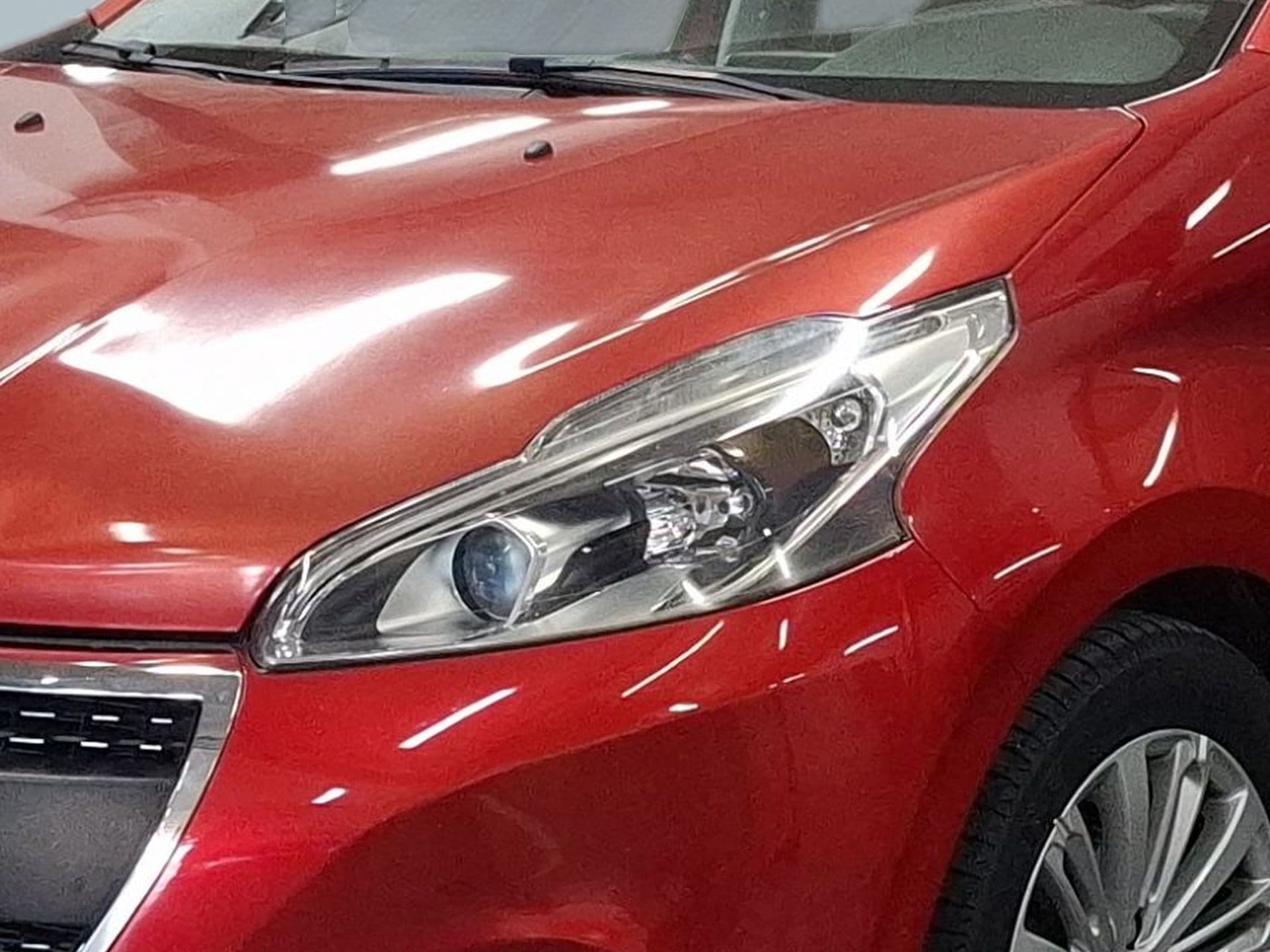 Peugeot 208 - 6