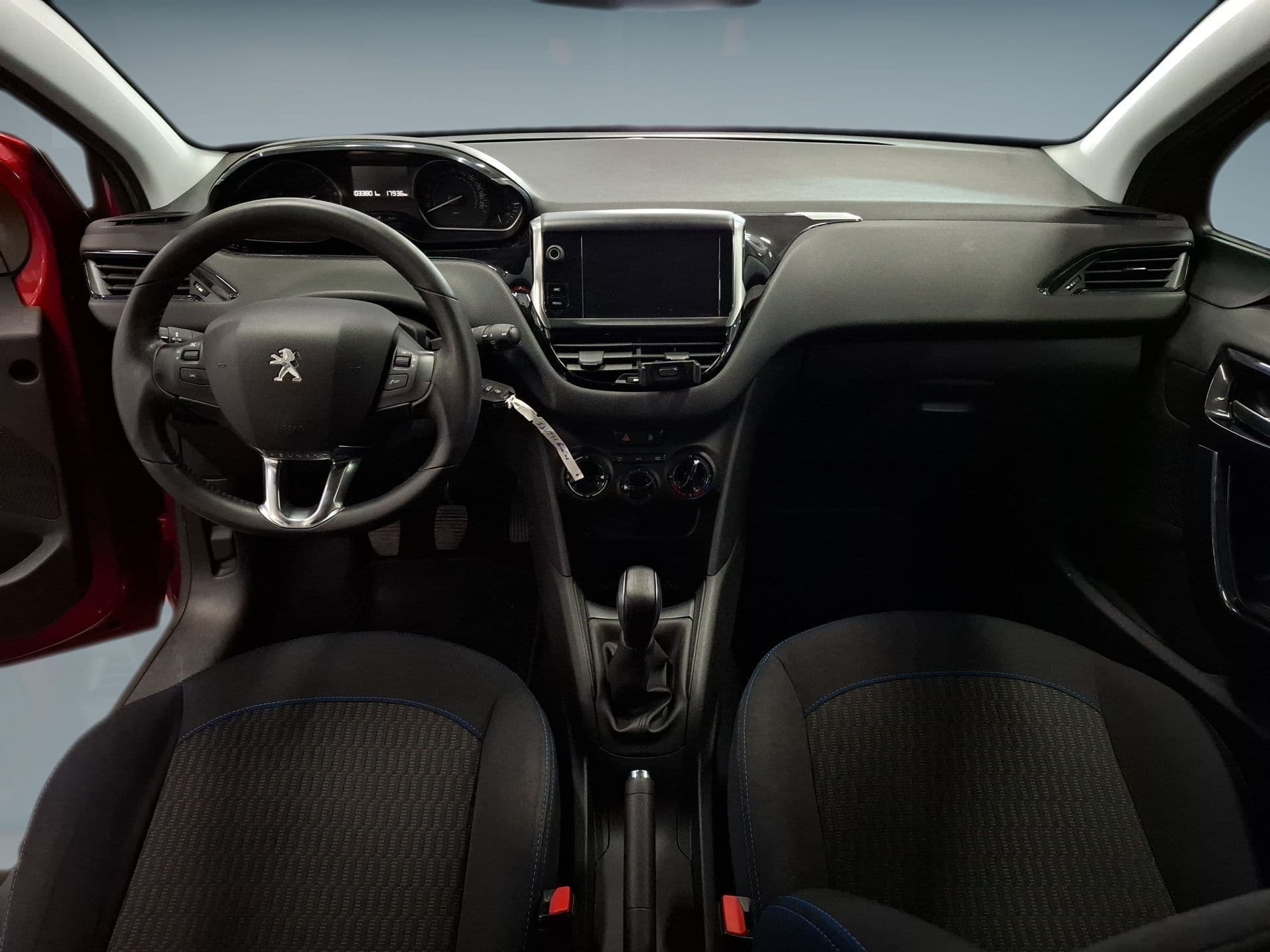 Peugeot 208 - 12