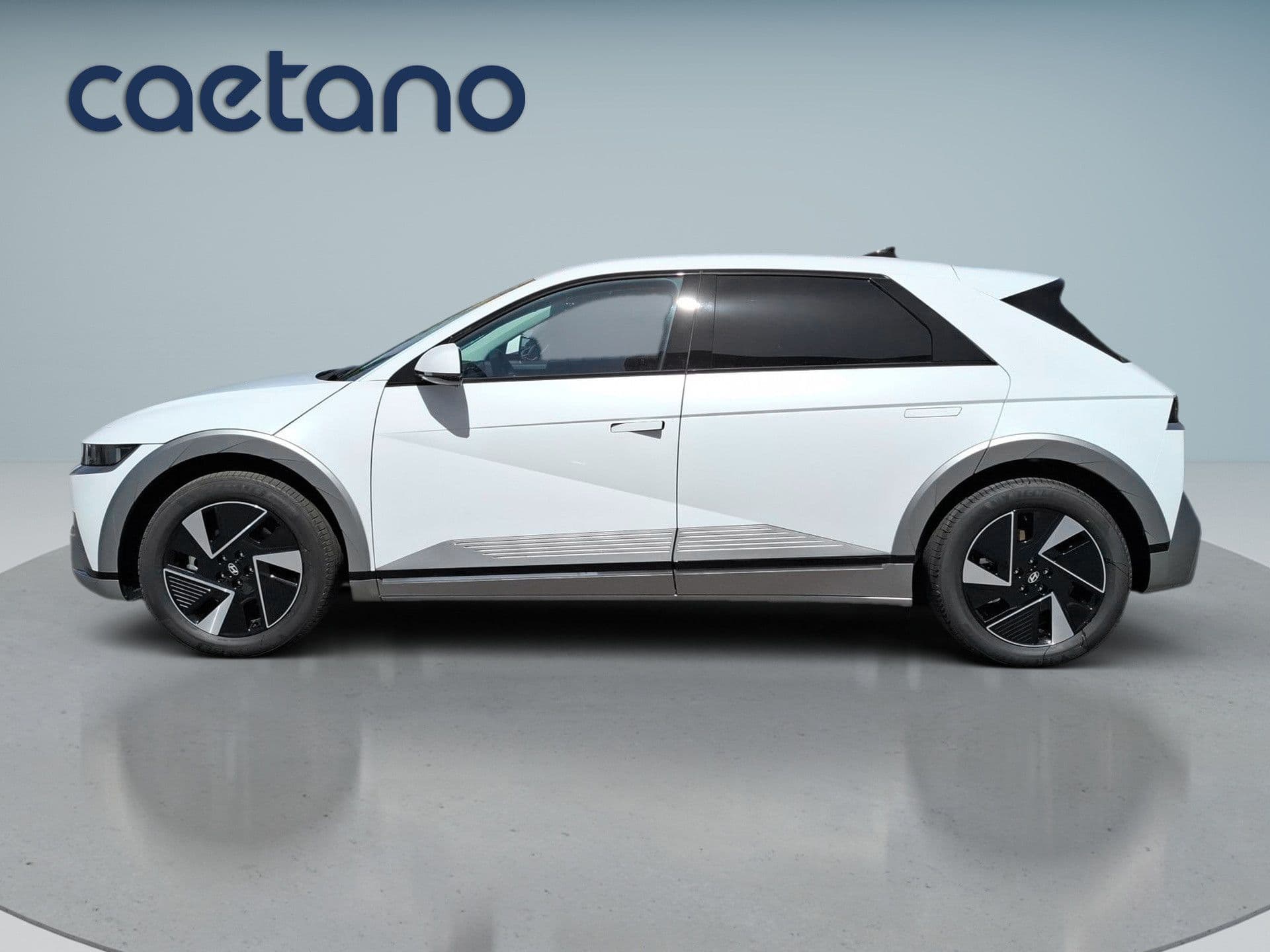 Hyundai IONIQ 5 - 5