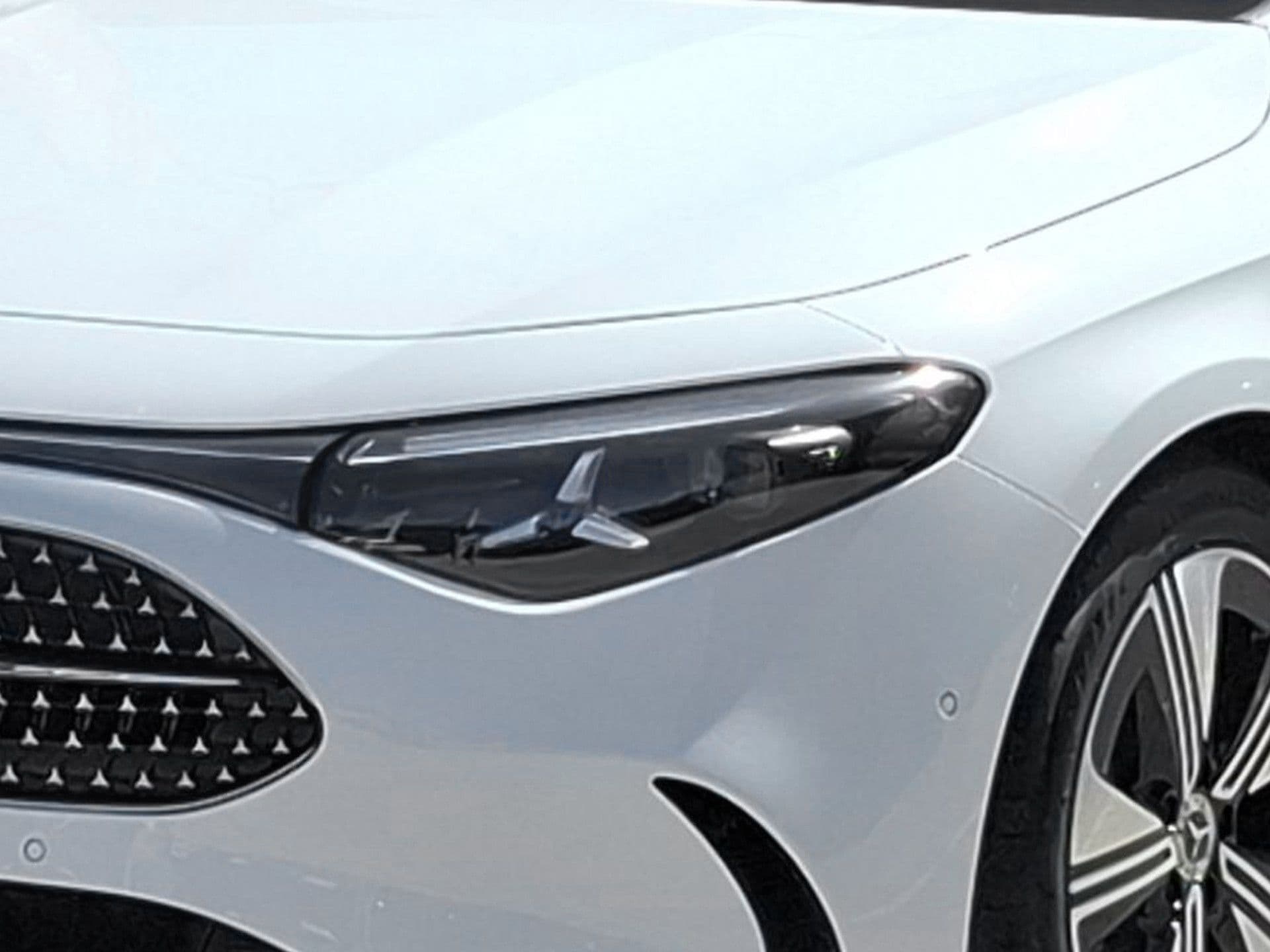 Mercedes-Benz CLA - 2