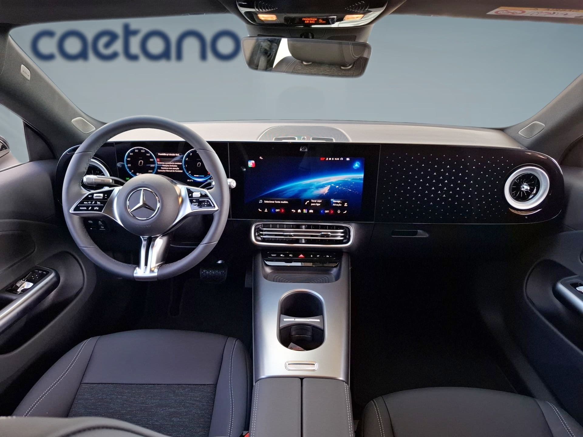 Mercedes-Benz CLA - 12