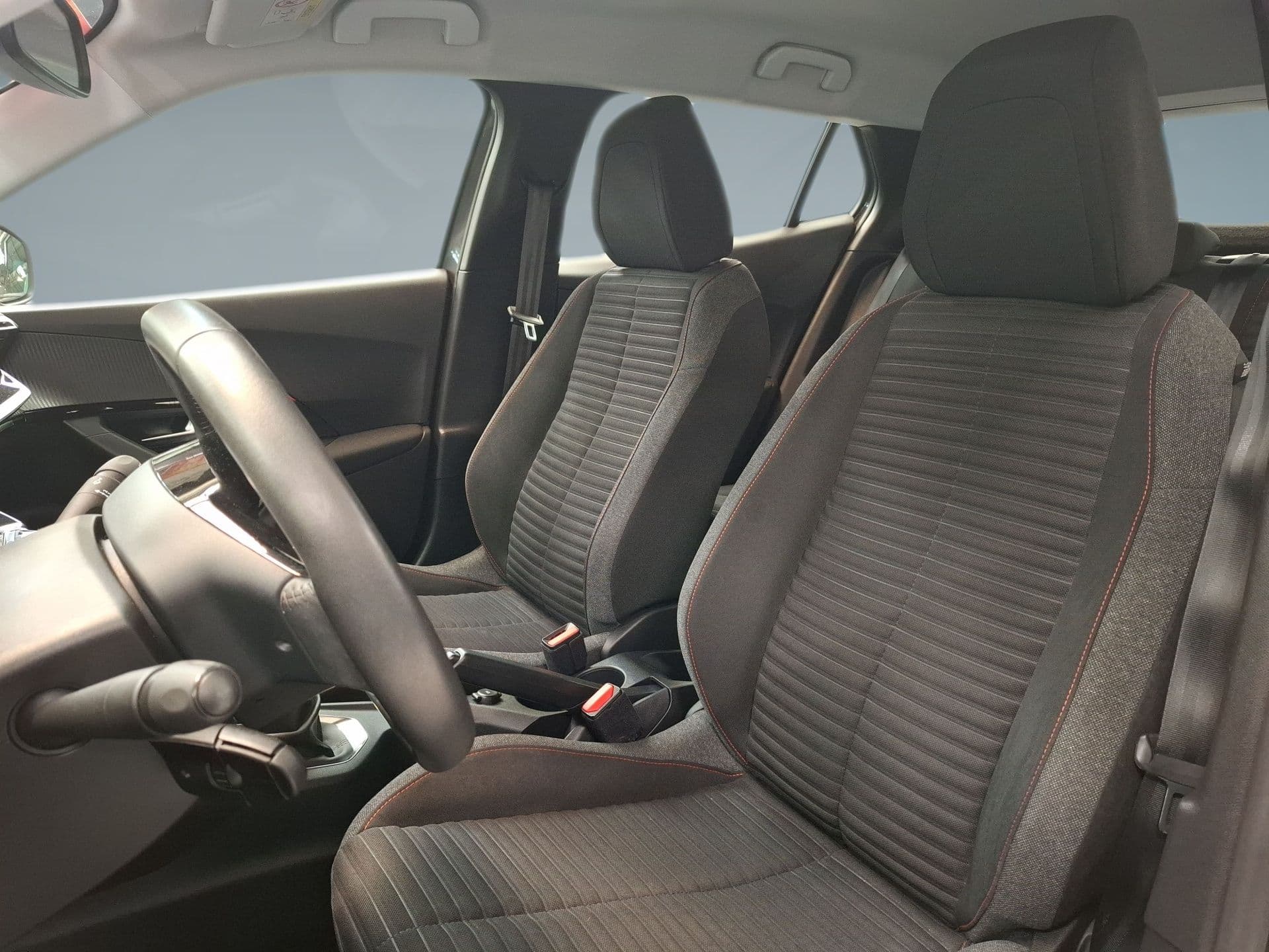 Peugeot 2008 - 11