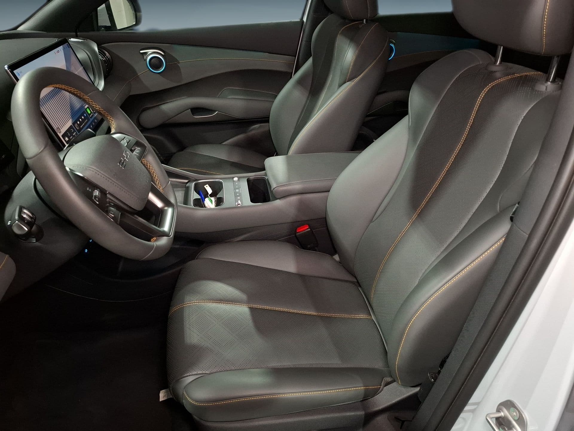 BYD ATTO 3 - 11