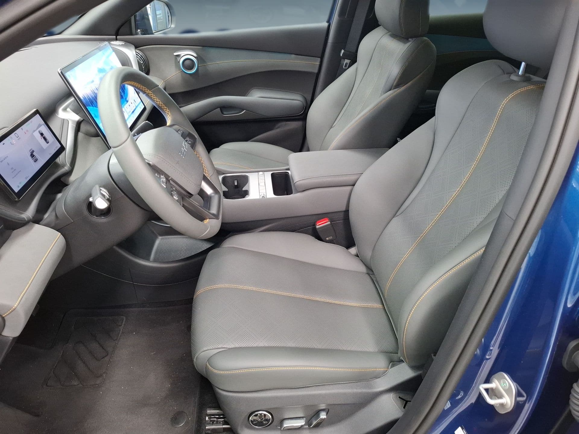 BYD ATTO 3 - 10