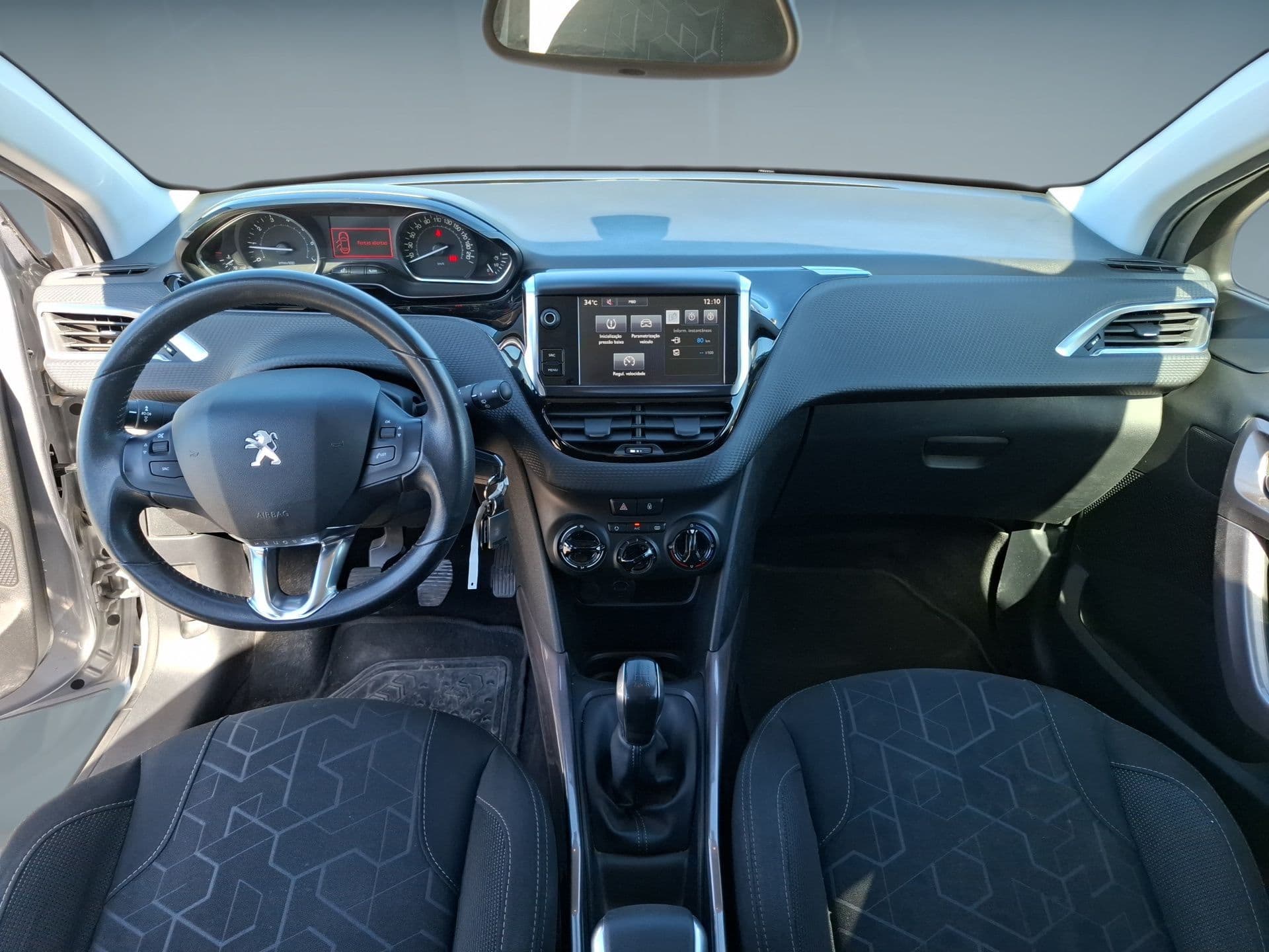 Peugeot 2008 - 12