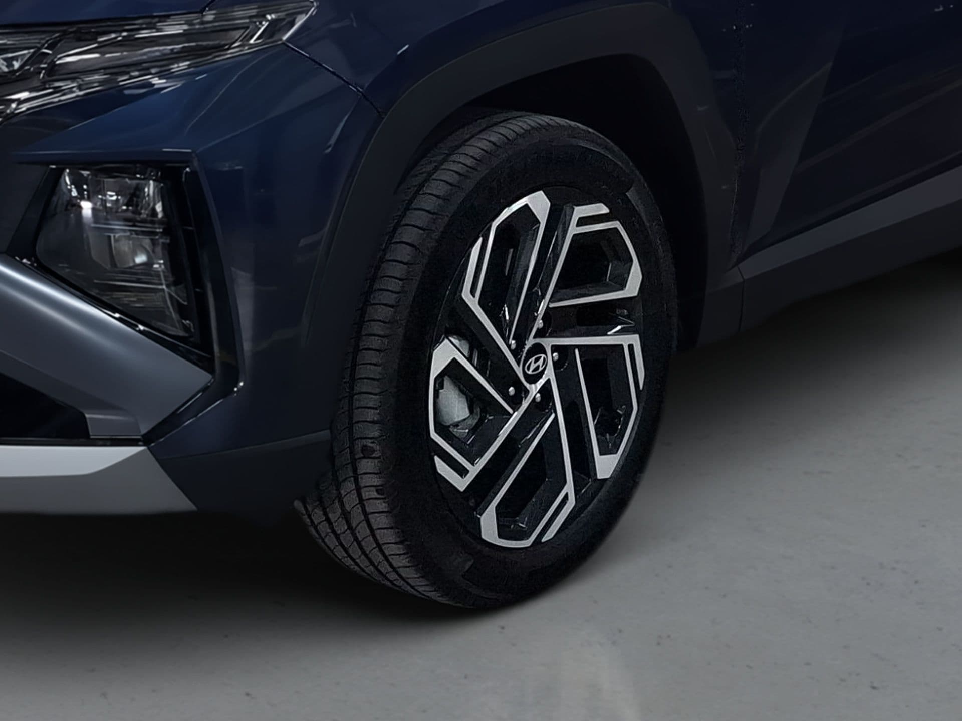Hyundai Tucson - 2