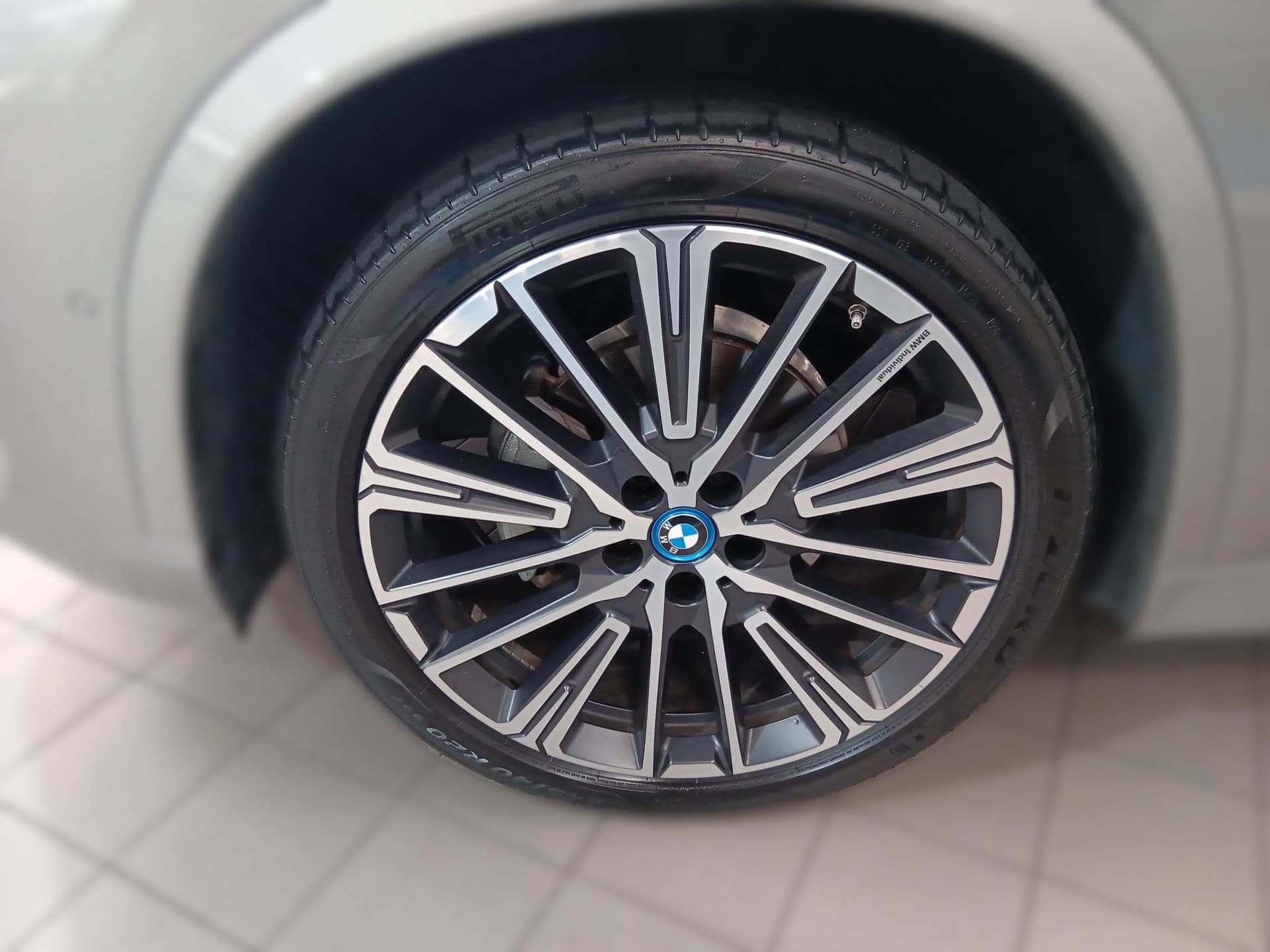BMW iX1 - 3