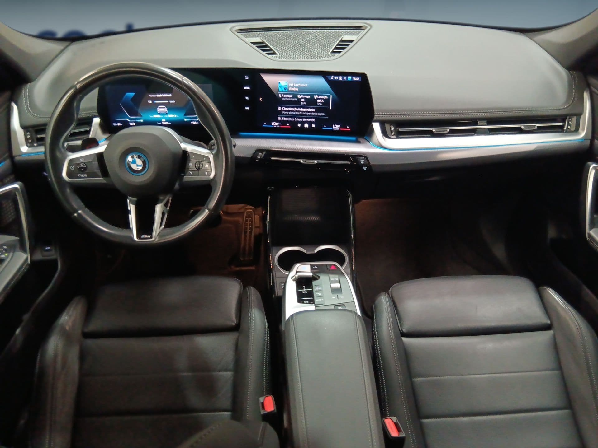 BMW iX1 - 11