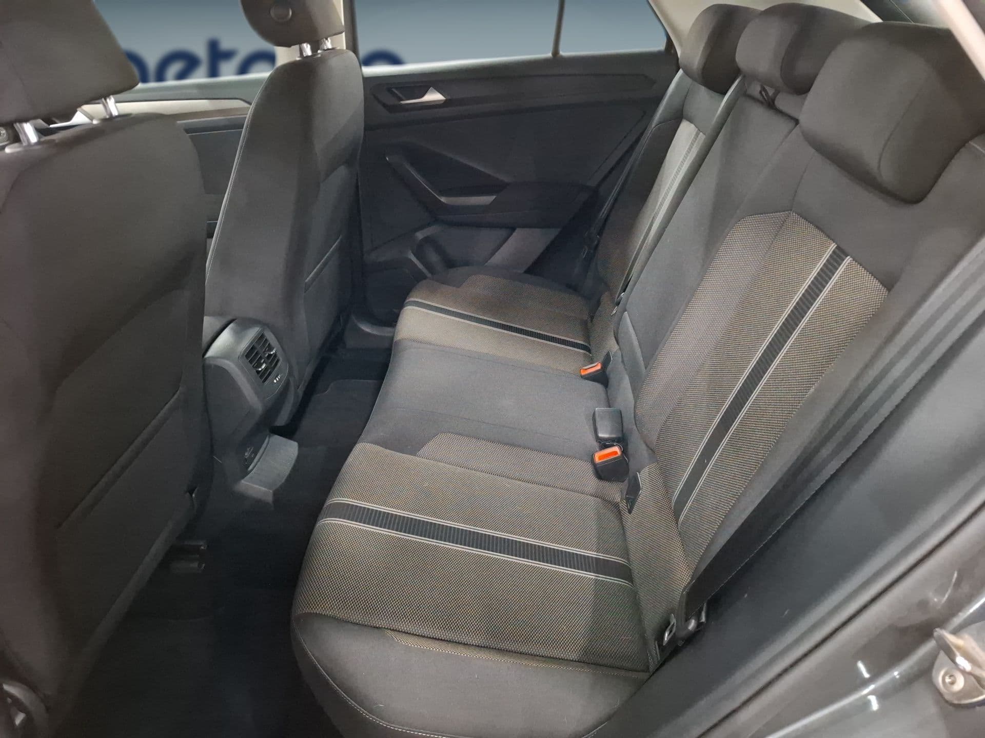 Volkswagen T-Roc - 8