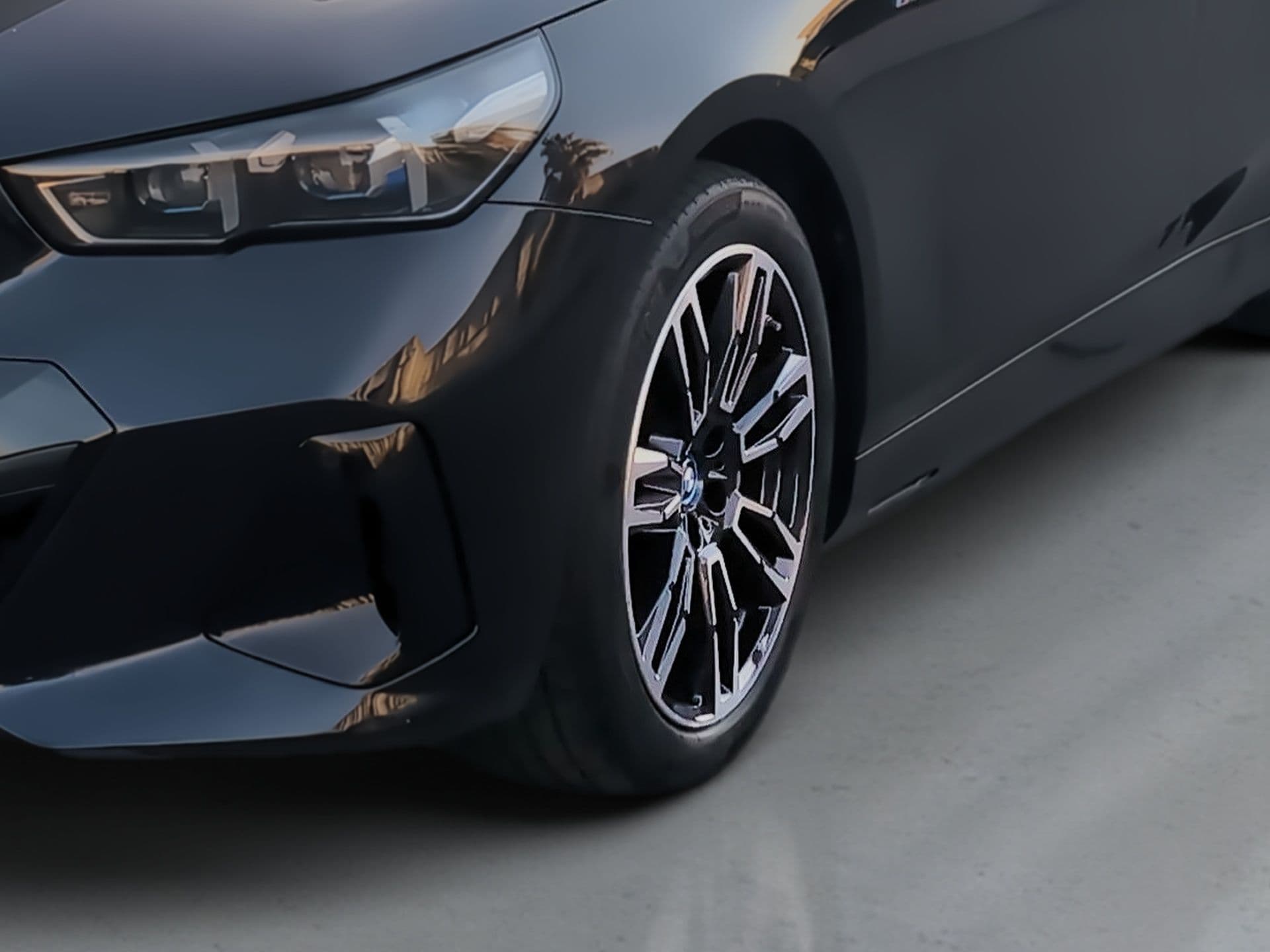 BMW i5 - 4