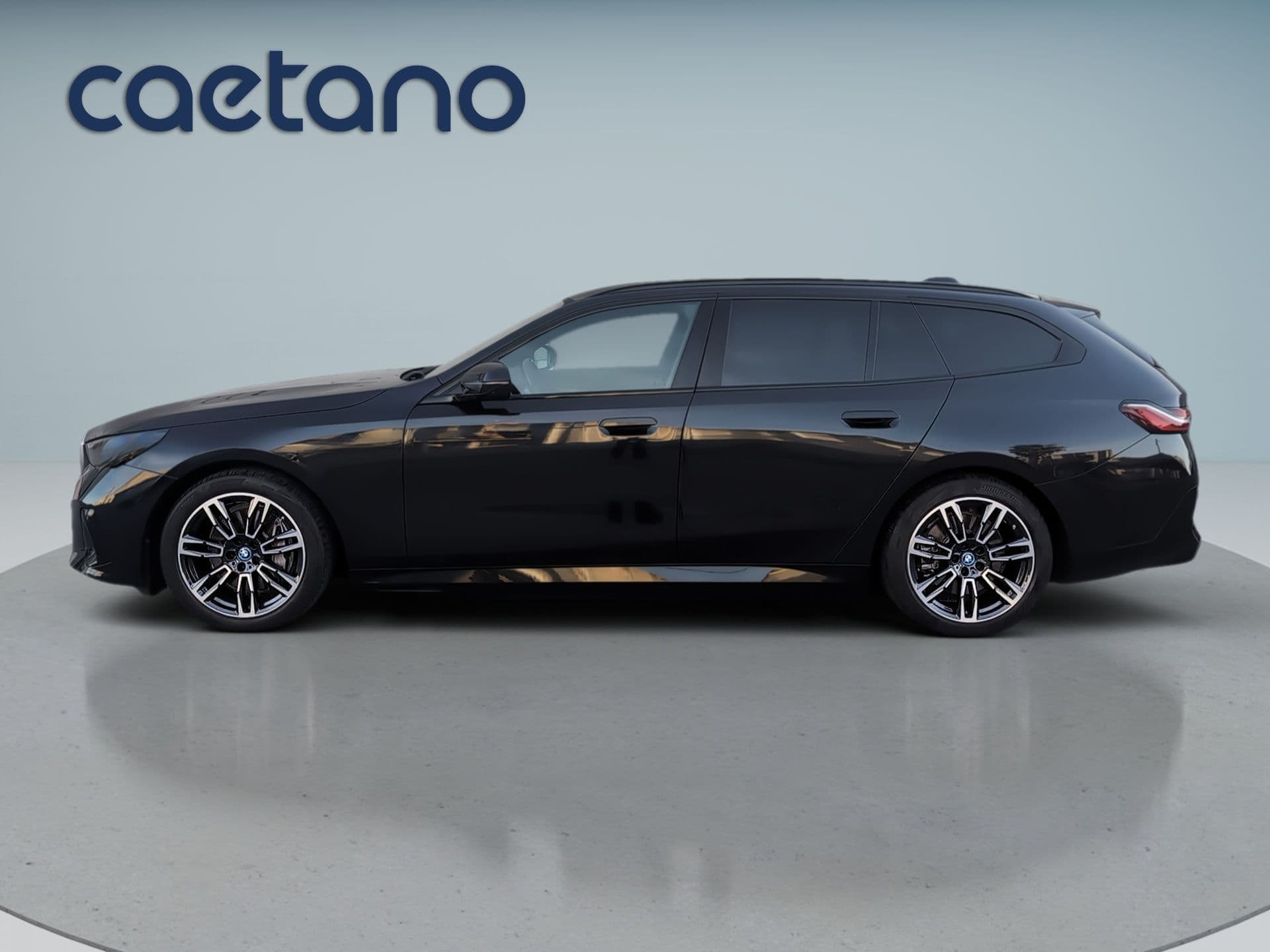 BMW i5 - 5