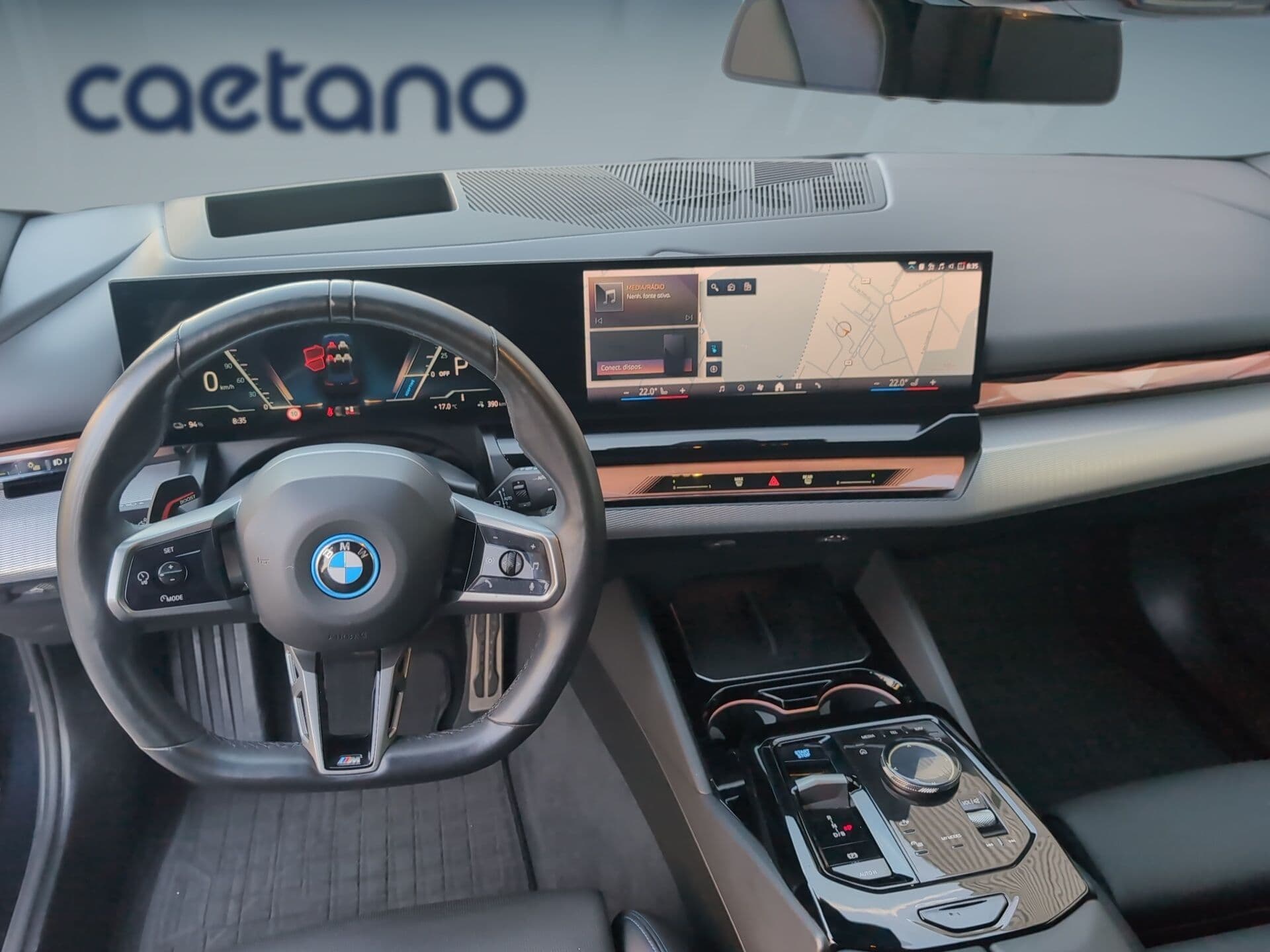 BMW i5 - 12