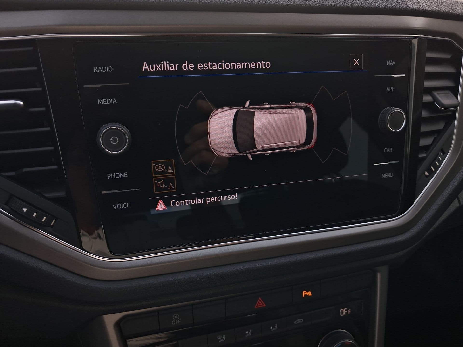 Volkswagen T-Roc - 10