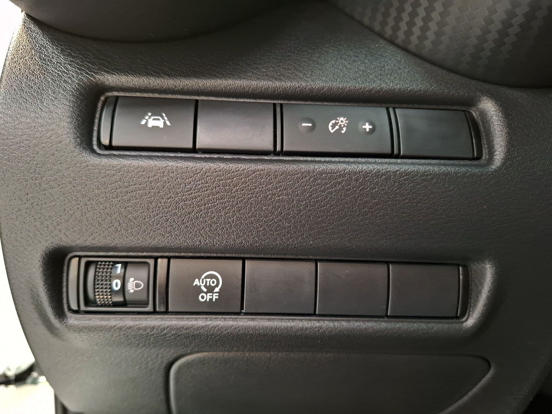 Nissan JUKE - 11