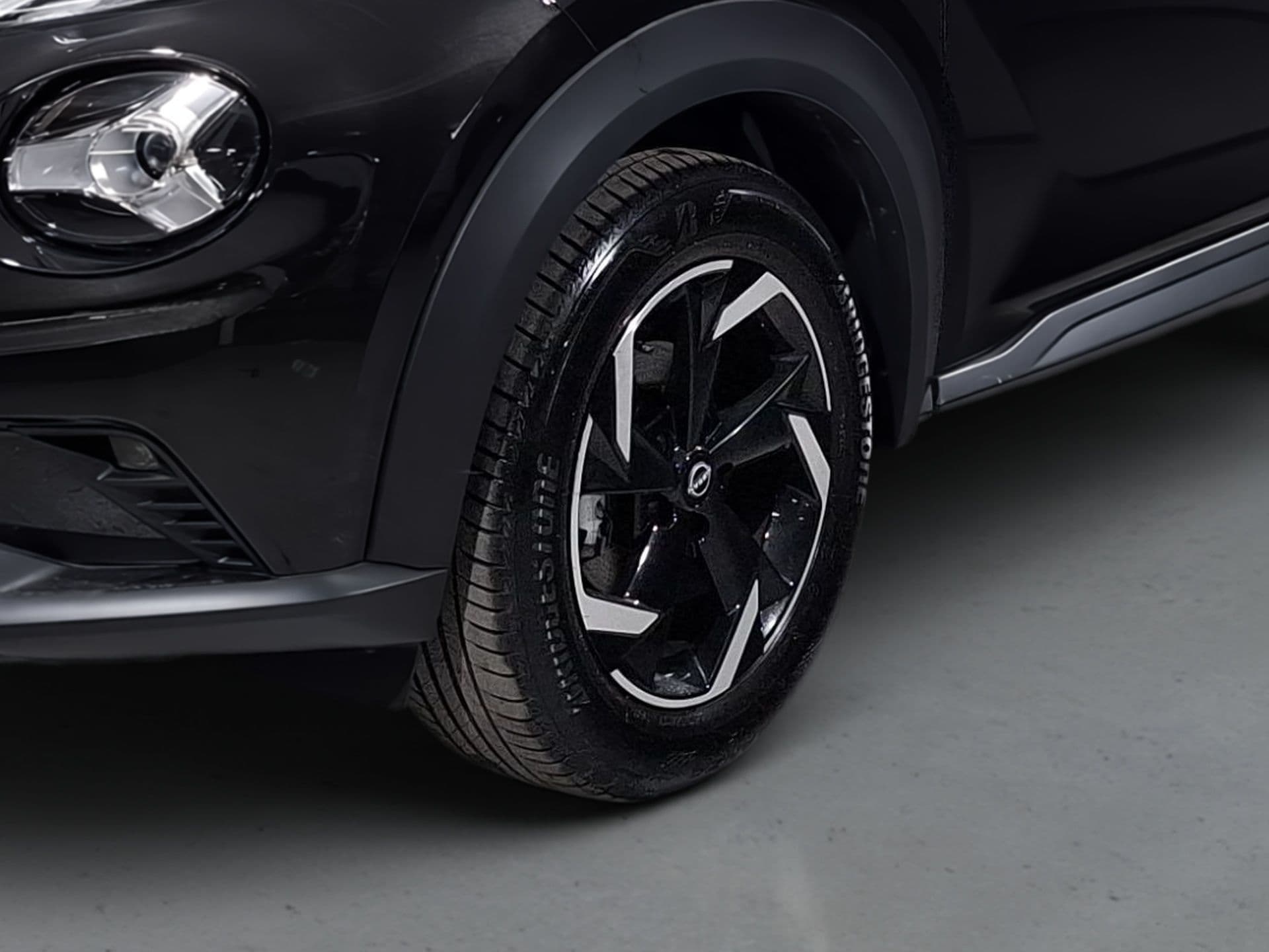 Nissan JUKE - 2