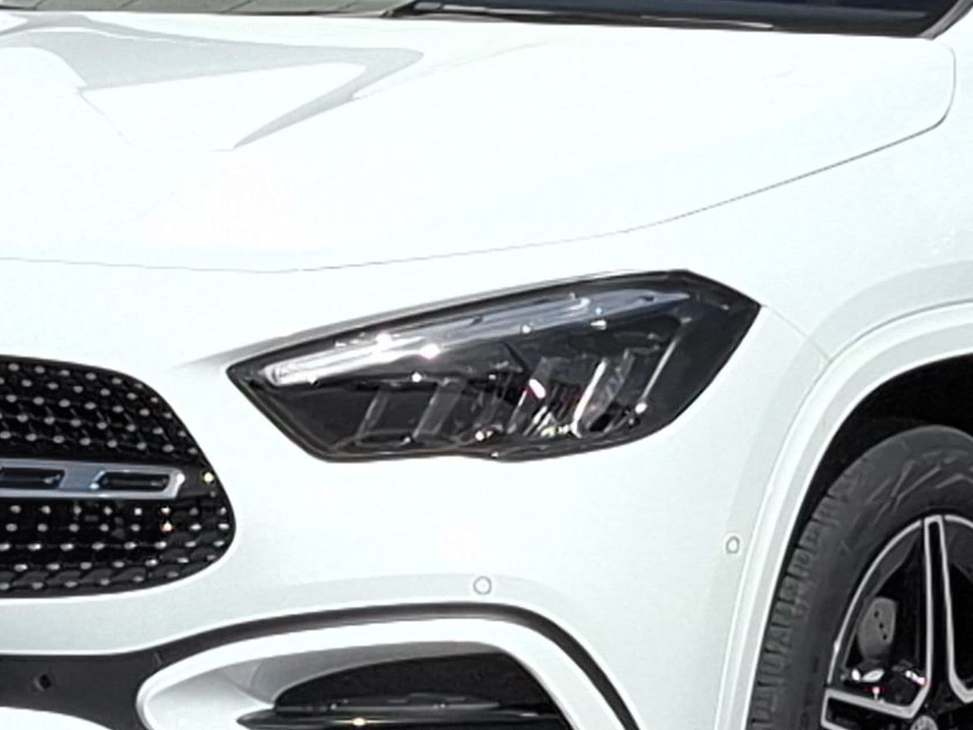 Mercedes-Benz GLA - 2