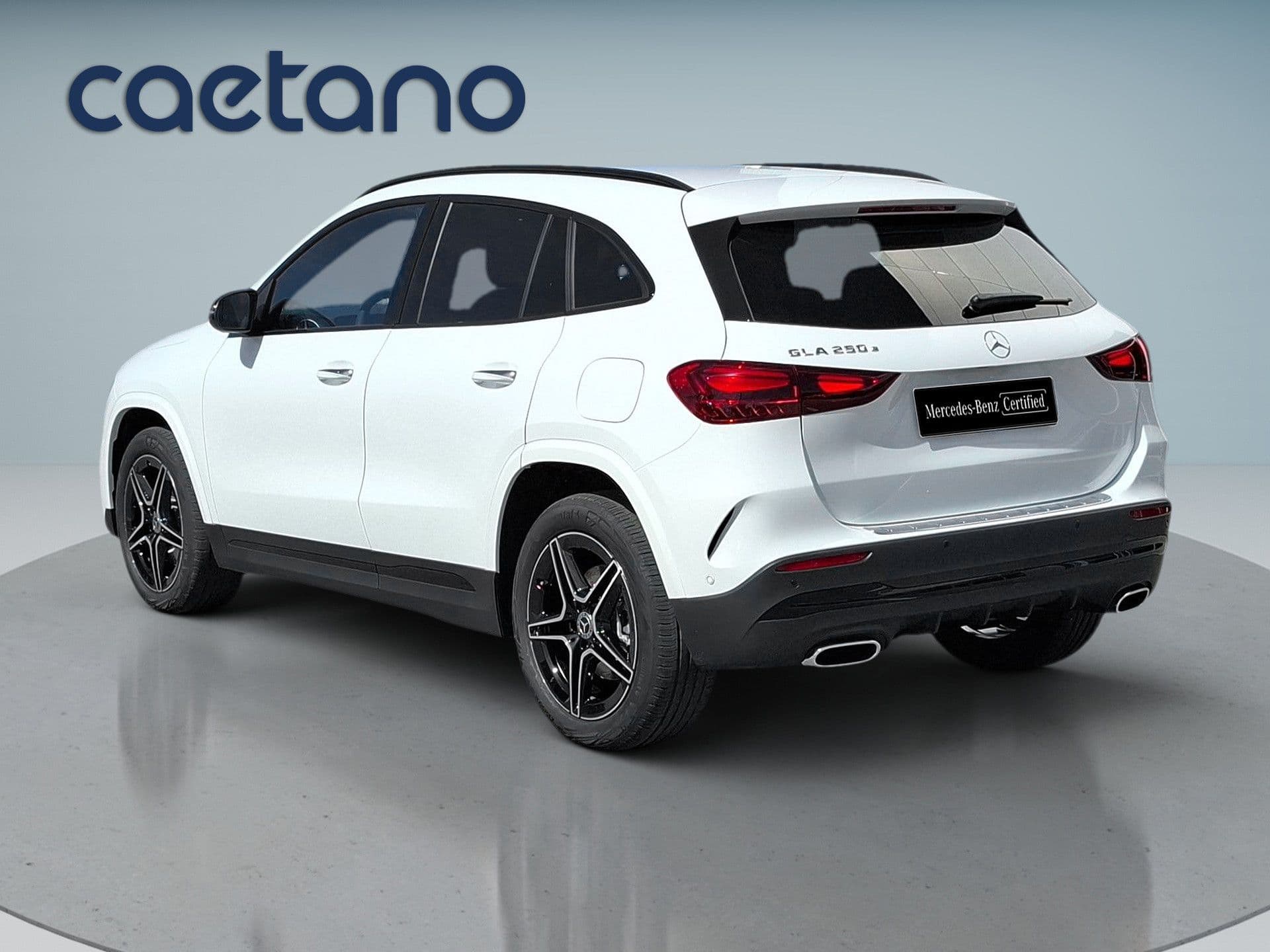 Mercedes-Benz GLA - 5
