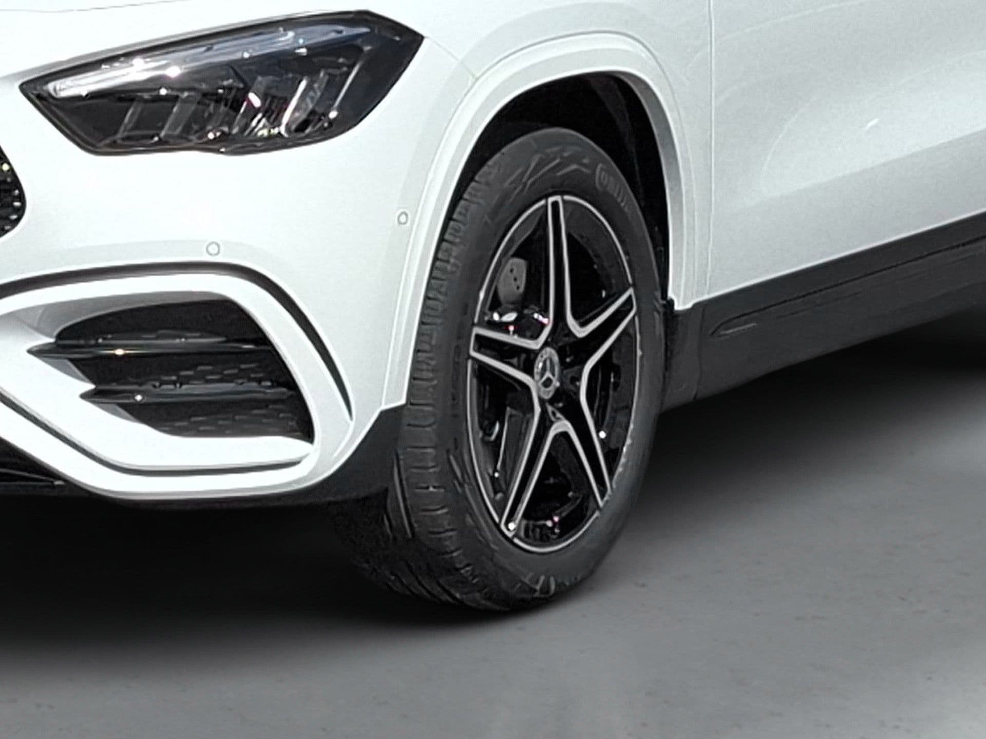 Mercedes-Benz GLA - 6