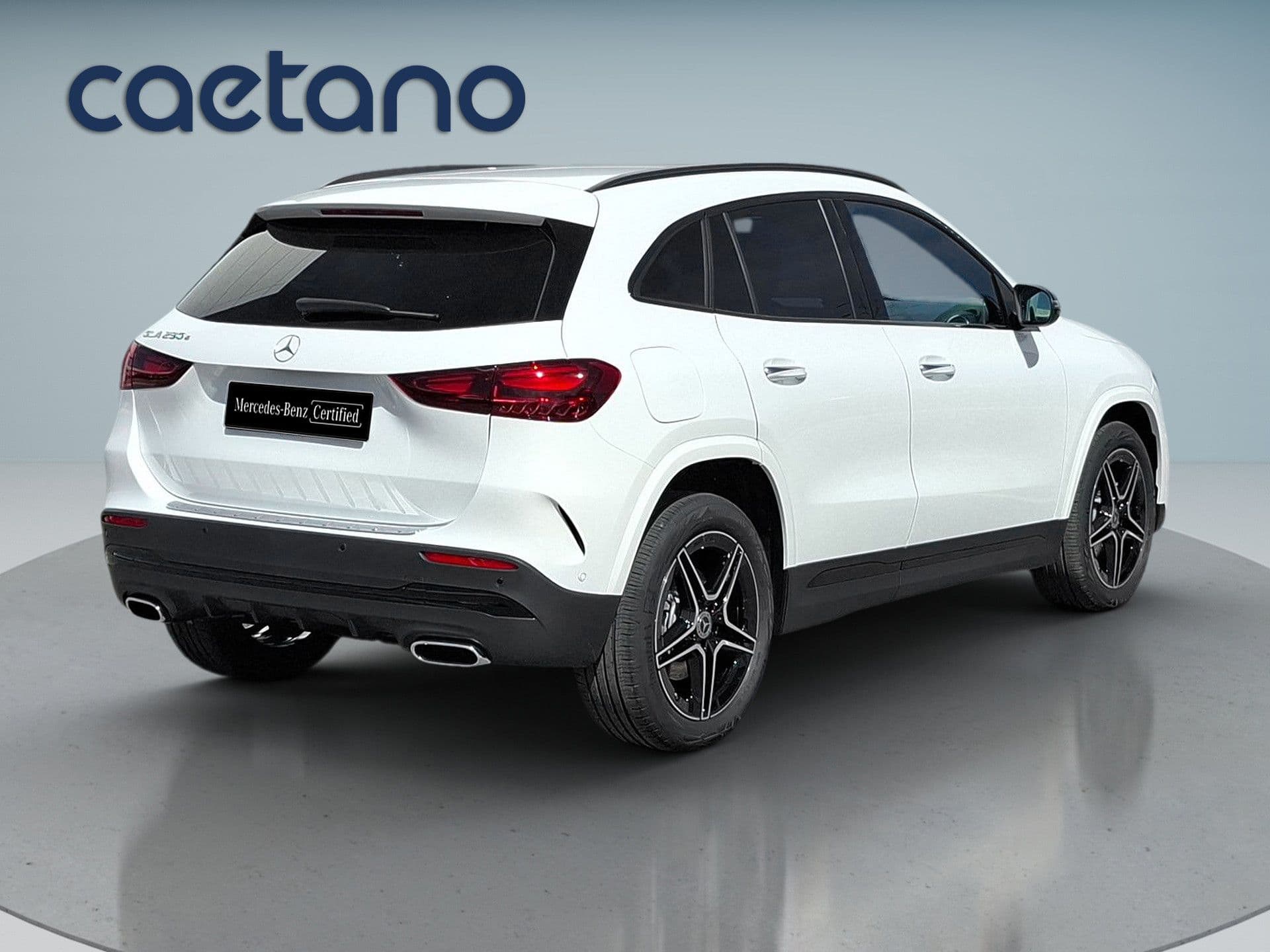 Mercedes-Benz GLA - 9