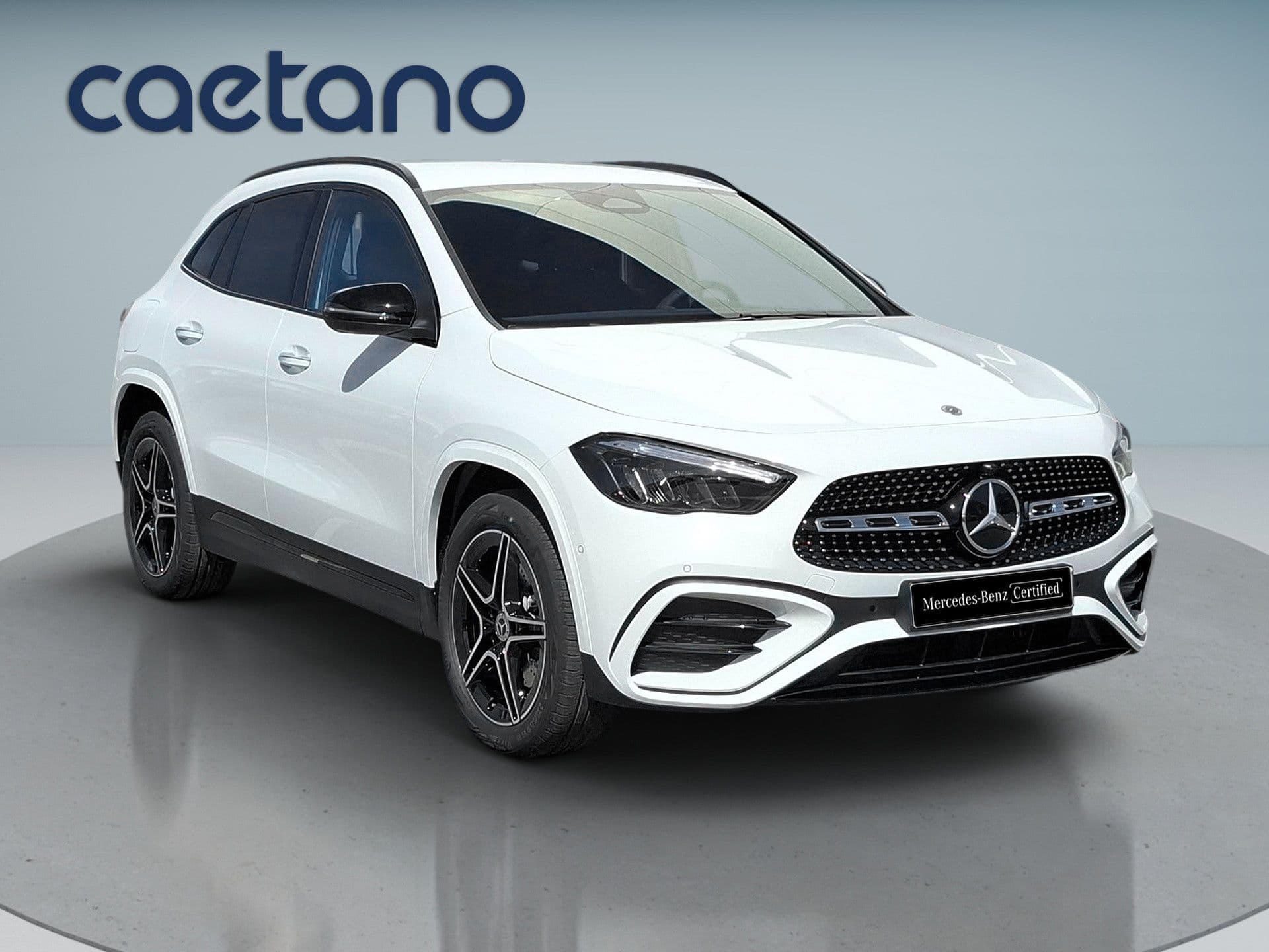 Mercedes-Benz GLA - 10