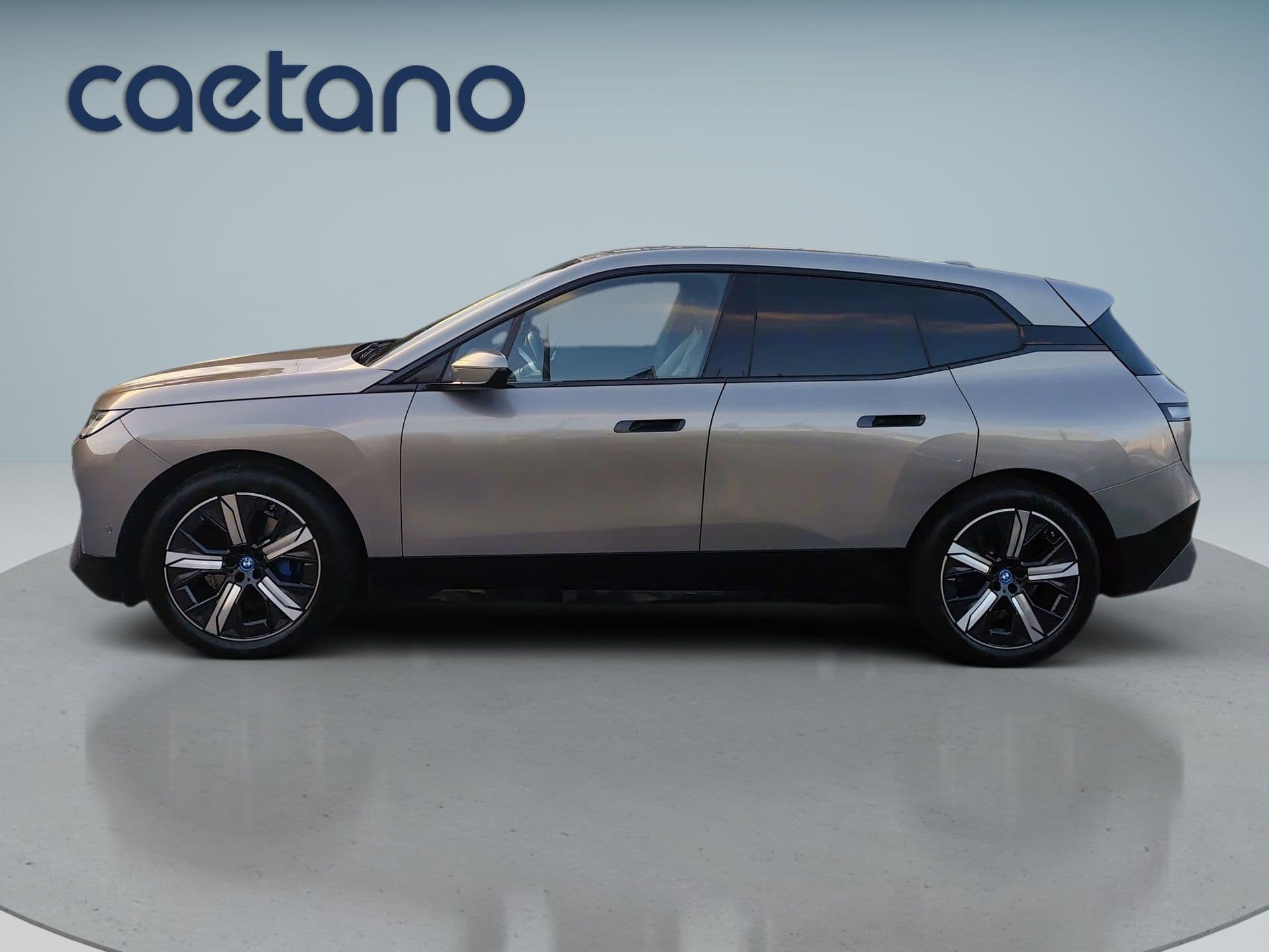 BMW iX - 5