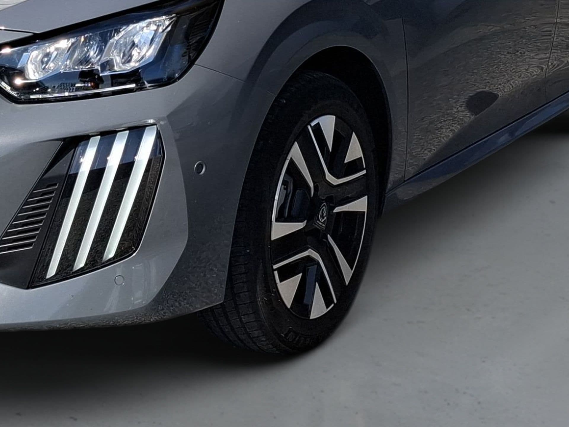 Peugeot E-208 - 2