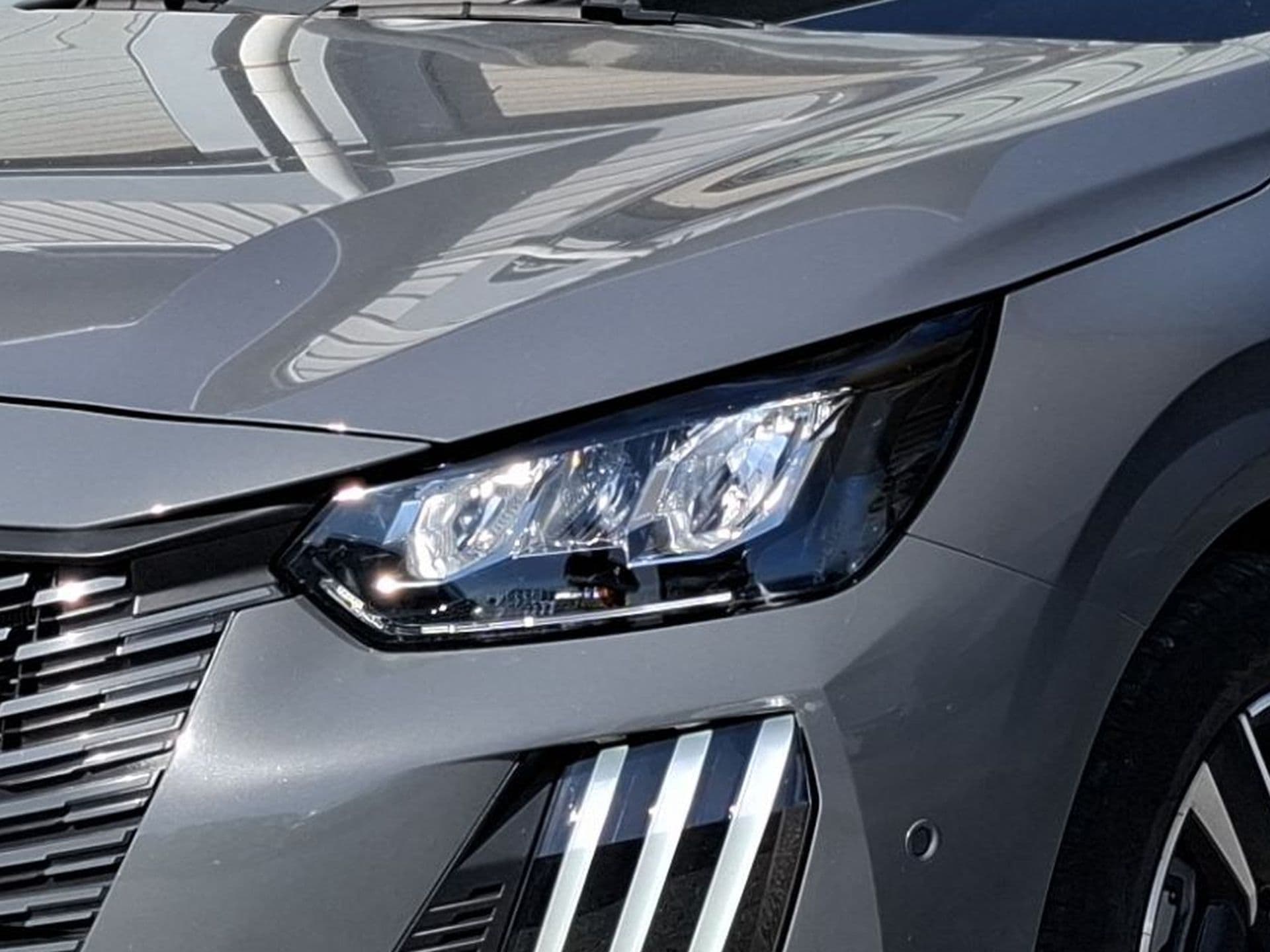 Peugeot E-208 - 3