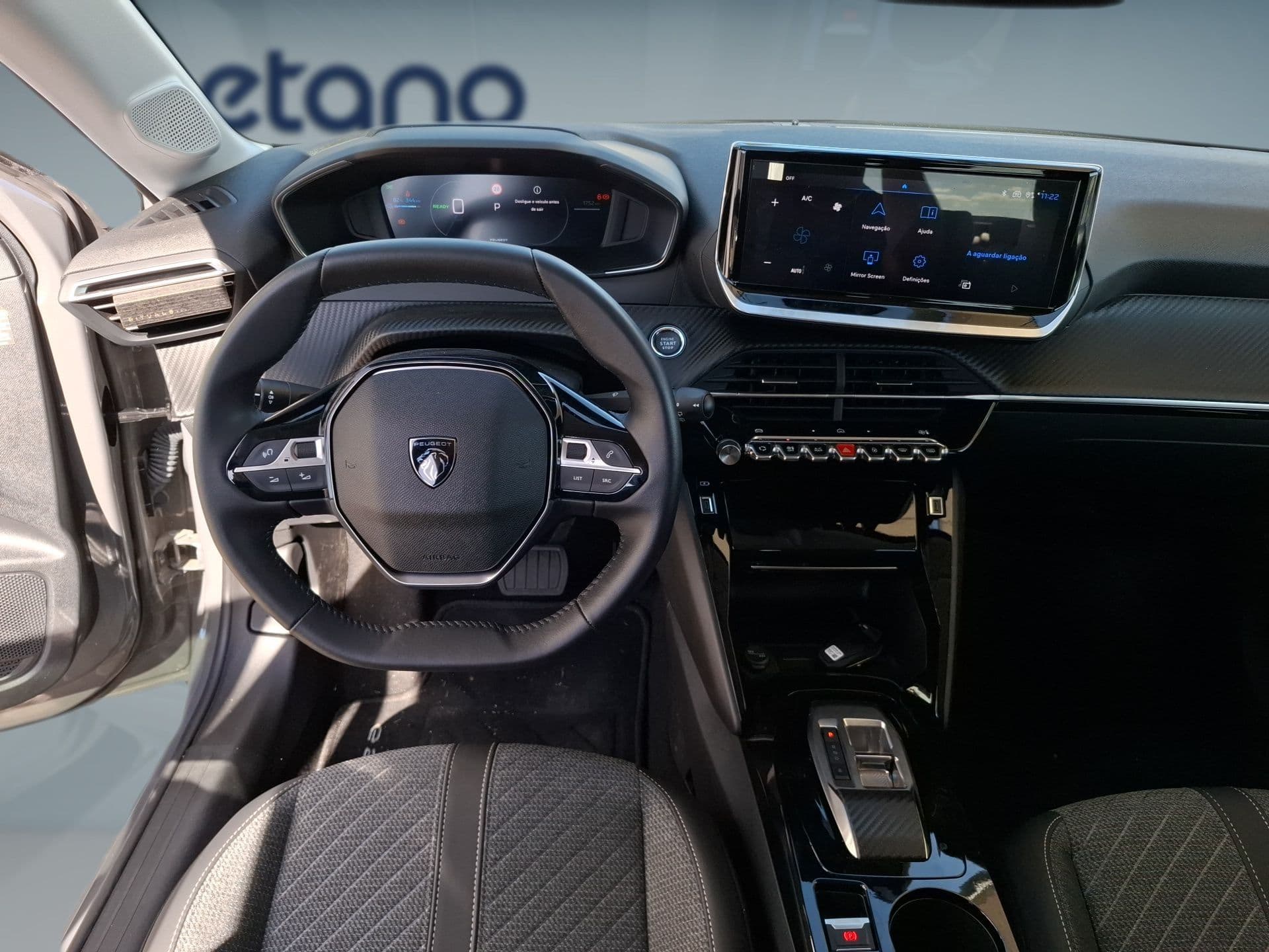 Peugeot E-208 - 12