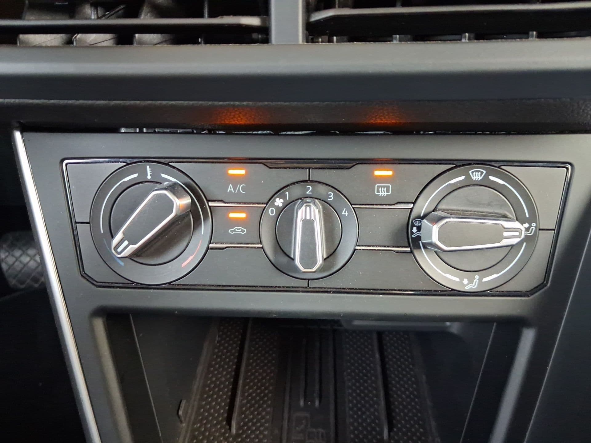 Volkswagen Polo - 9