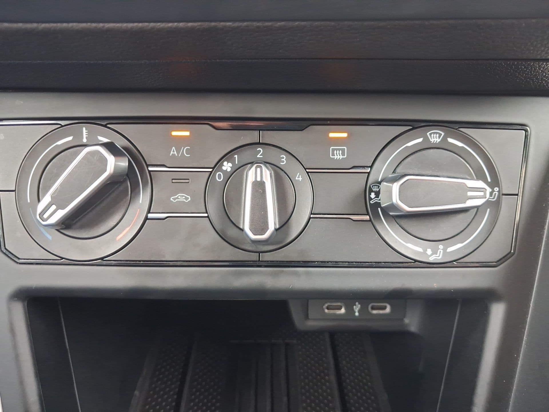 Volkswagen Polo - 12