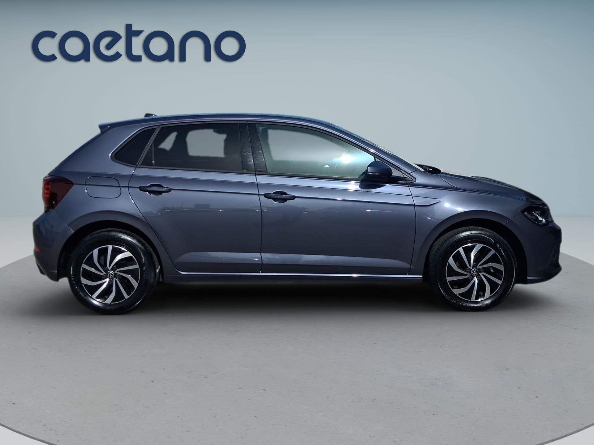Volkswagen Polo - 2