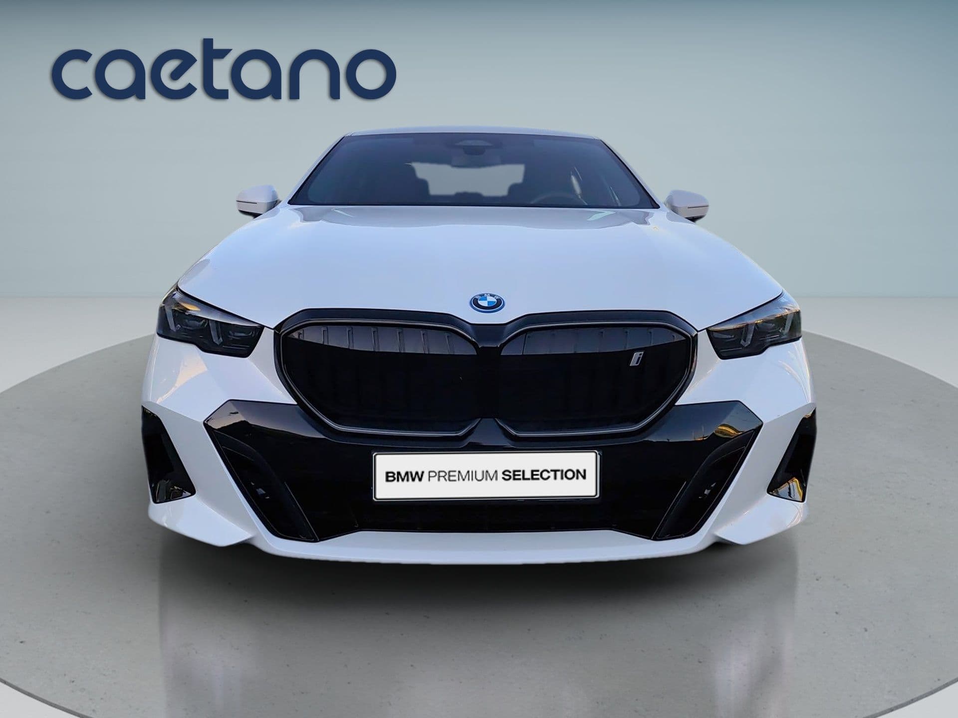 BMW i5 - 4
