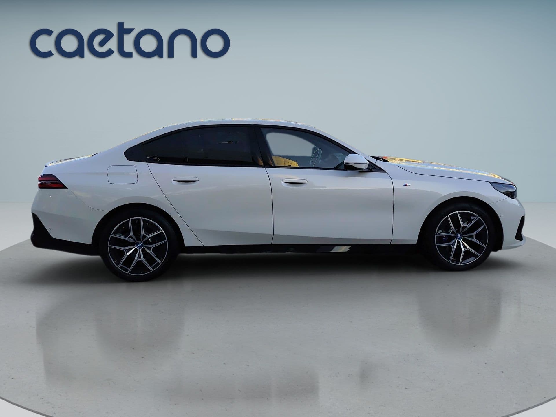 BMW i5 - 9