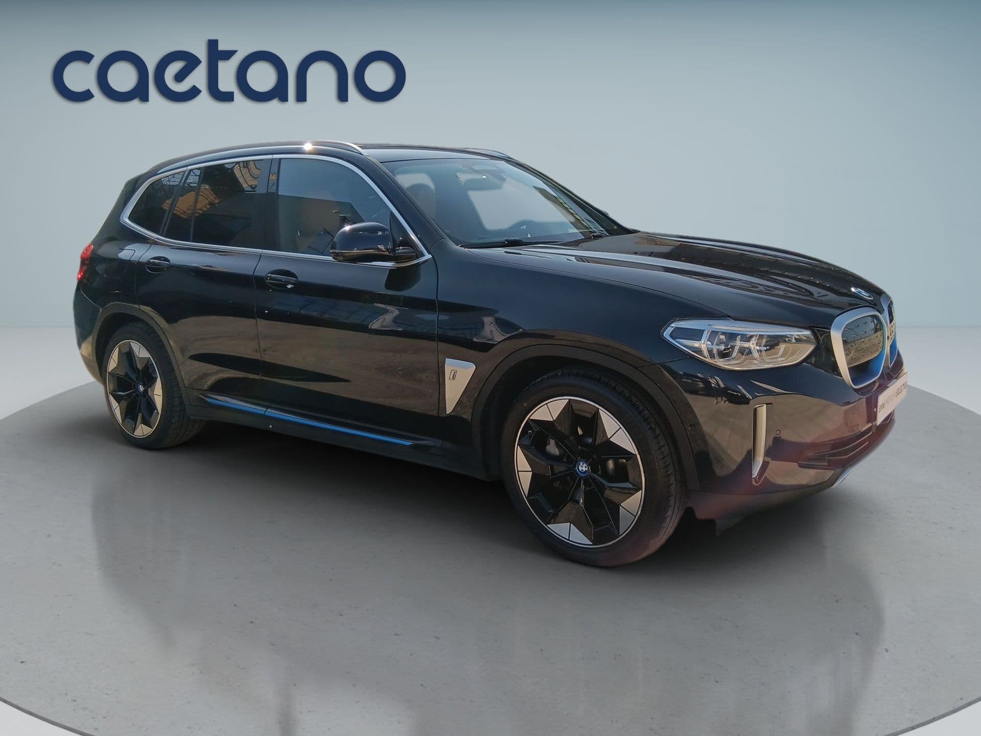 BMW IX3 - 9