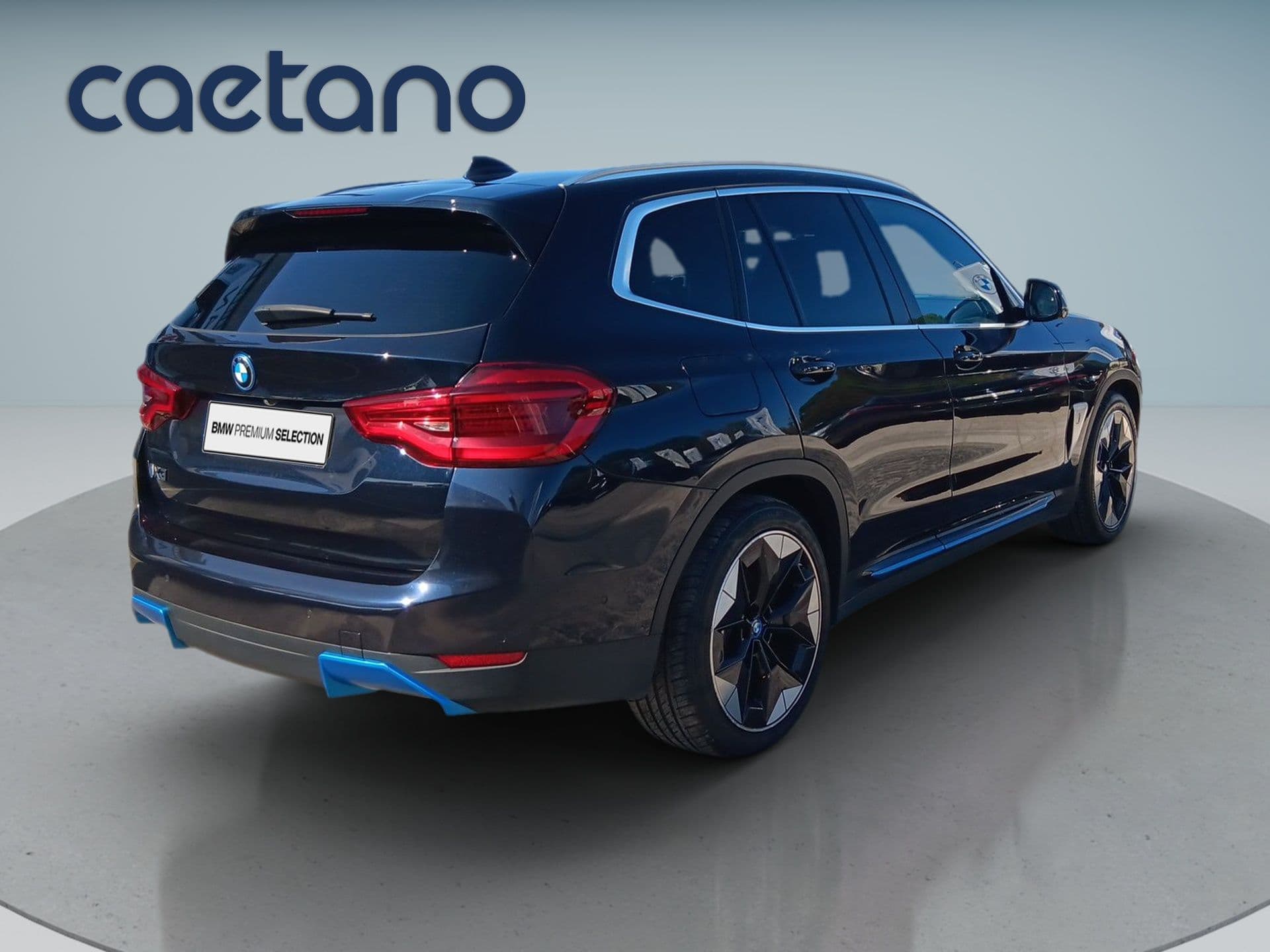 BMW IX3 - 11