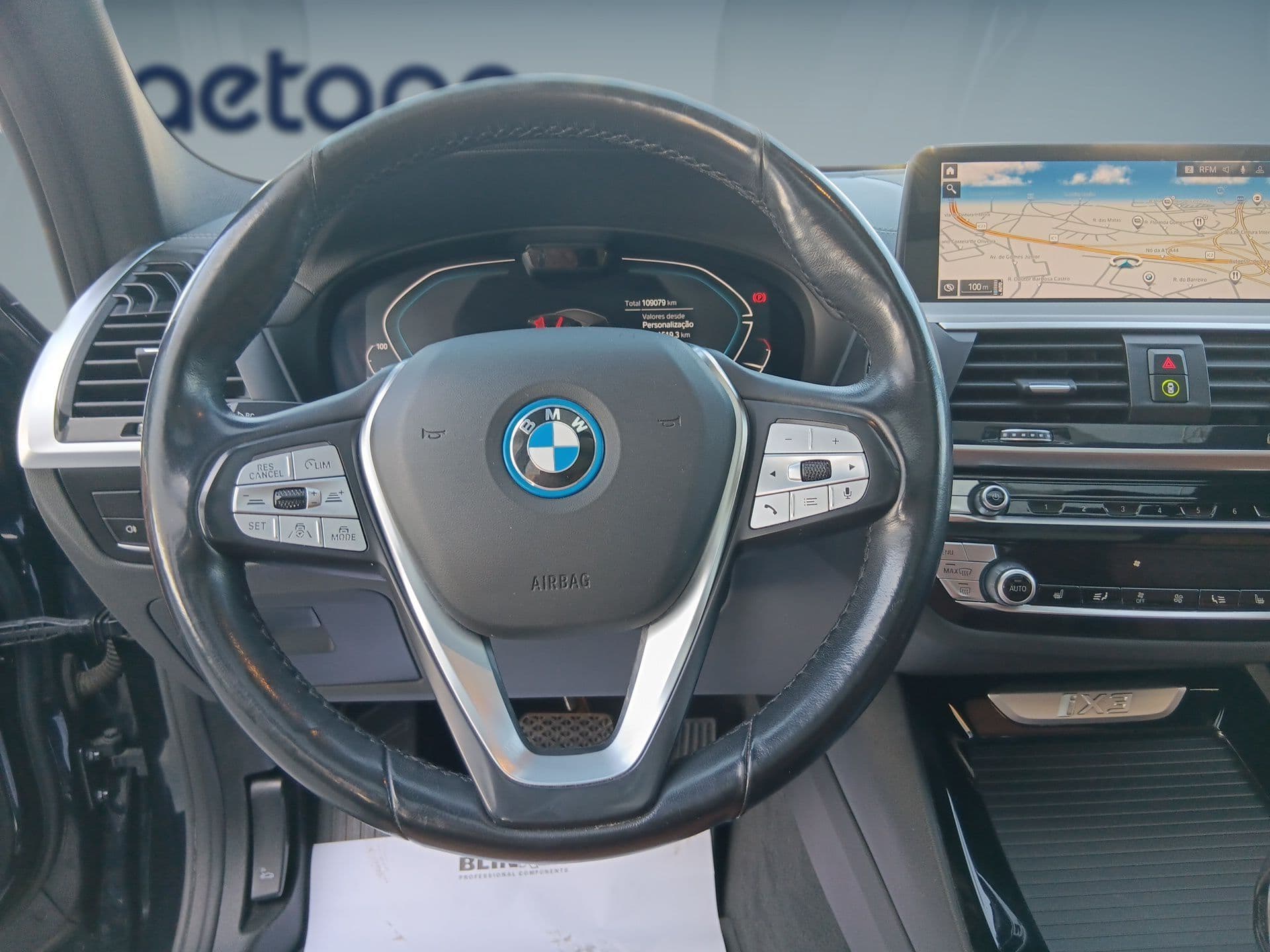 BMW IX3 - 12