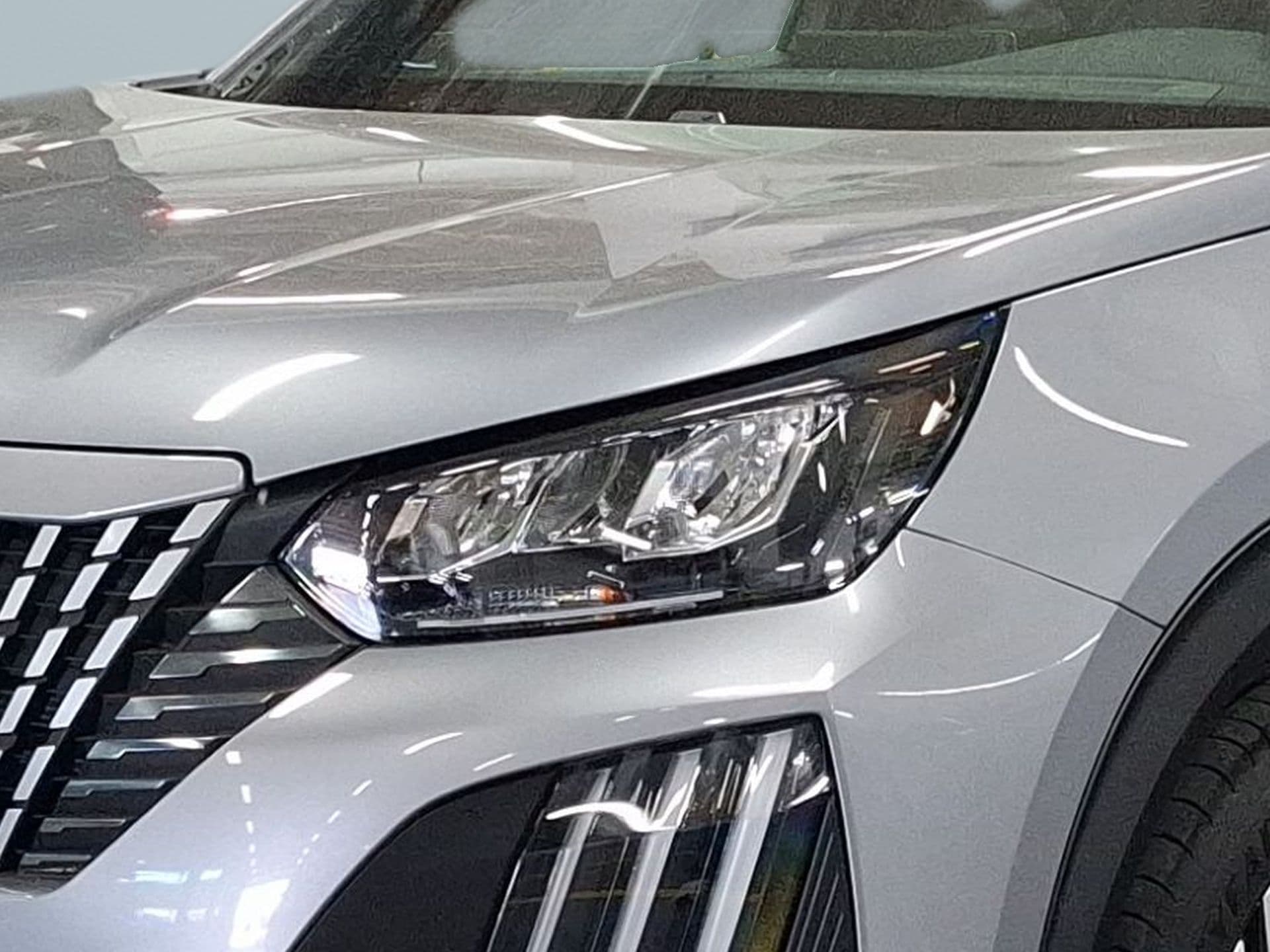 Peugeot 2008 - 6