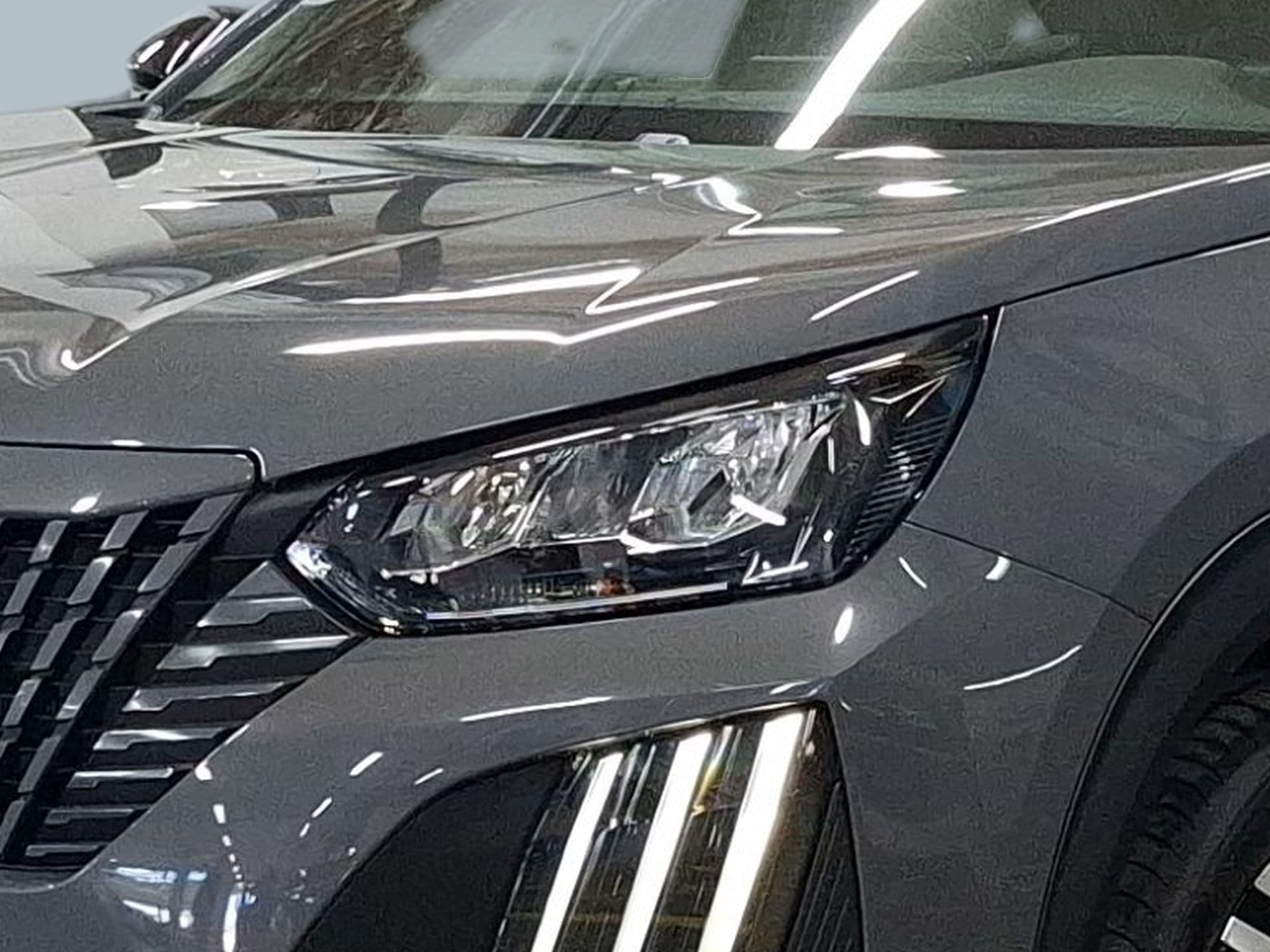 Peugeot E-2008 - 5