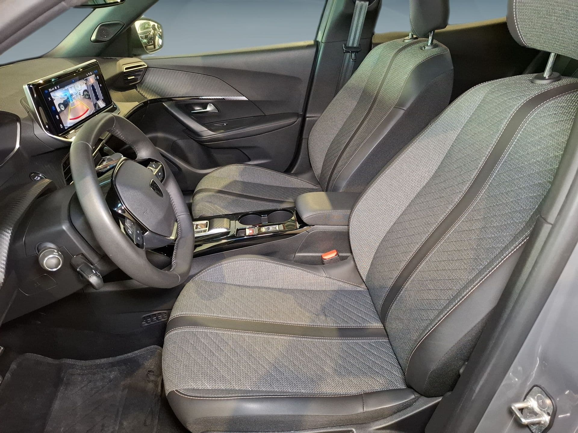 Peugeot 2008 - 12