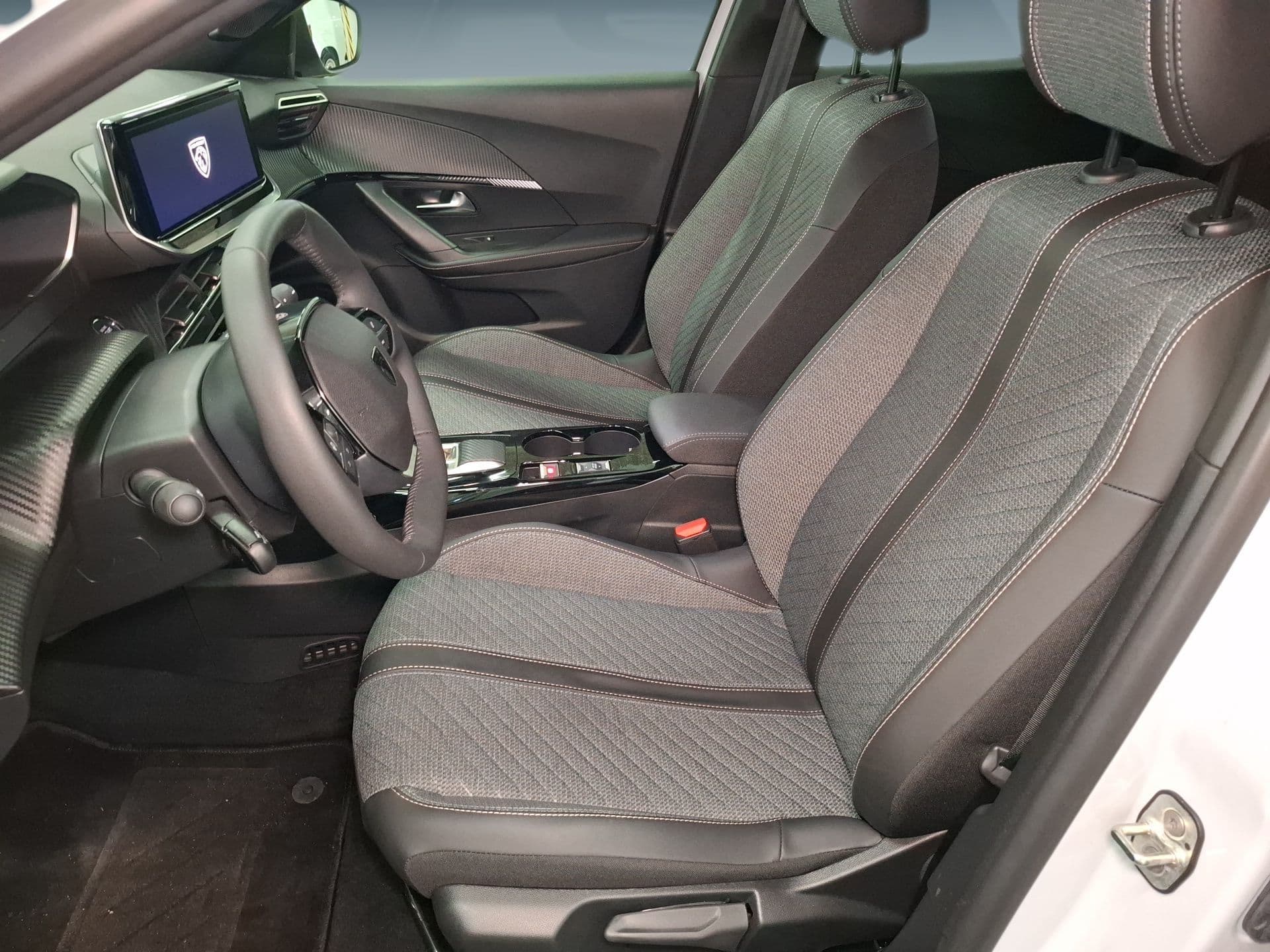 Peugeot 2008 - 9