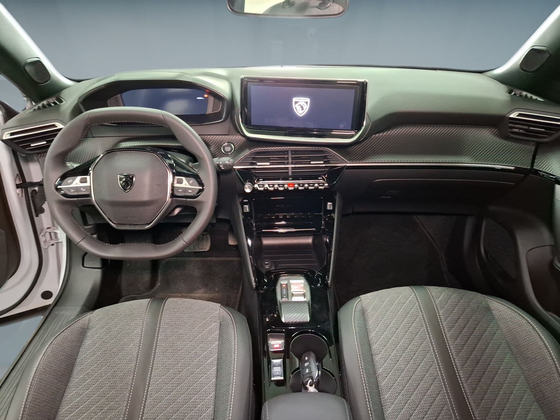 Peugeot 2008 - 11