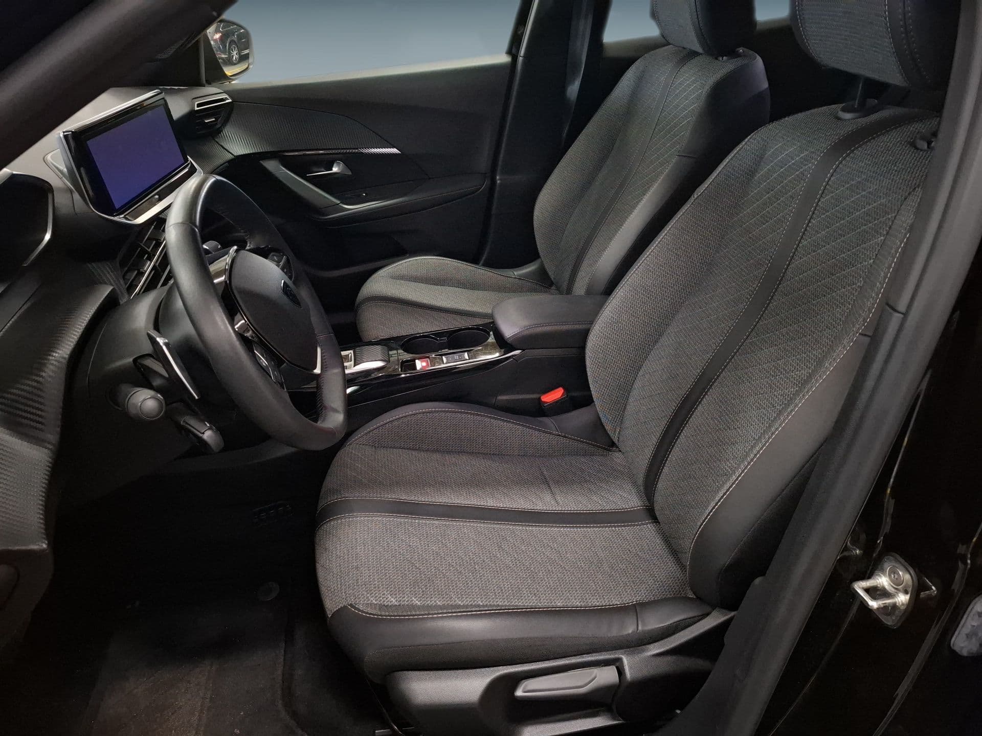 Peugeot 2008 - 11