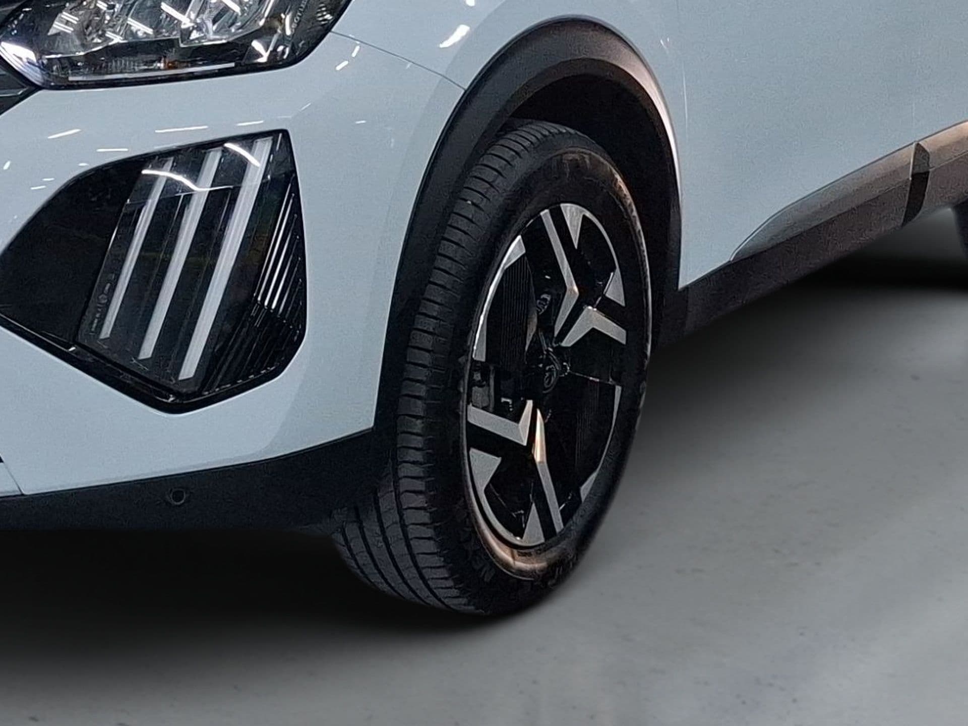 Peugeot 2008 - 4