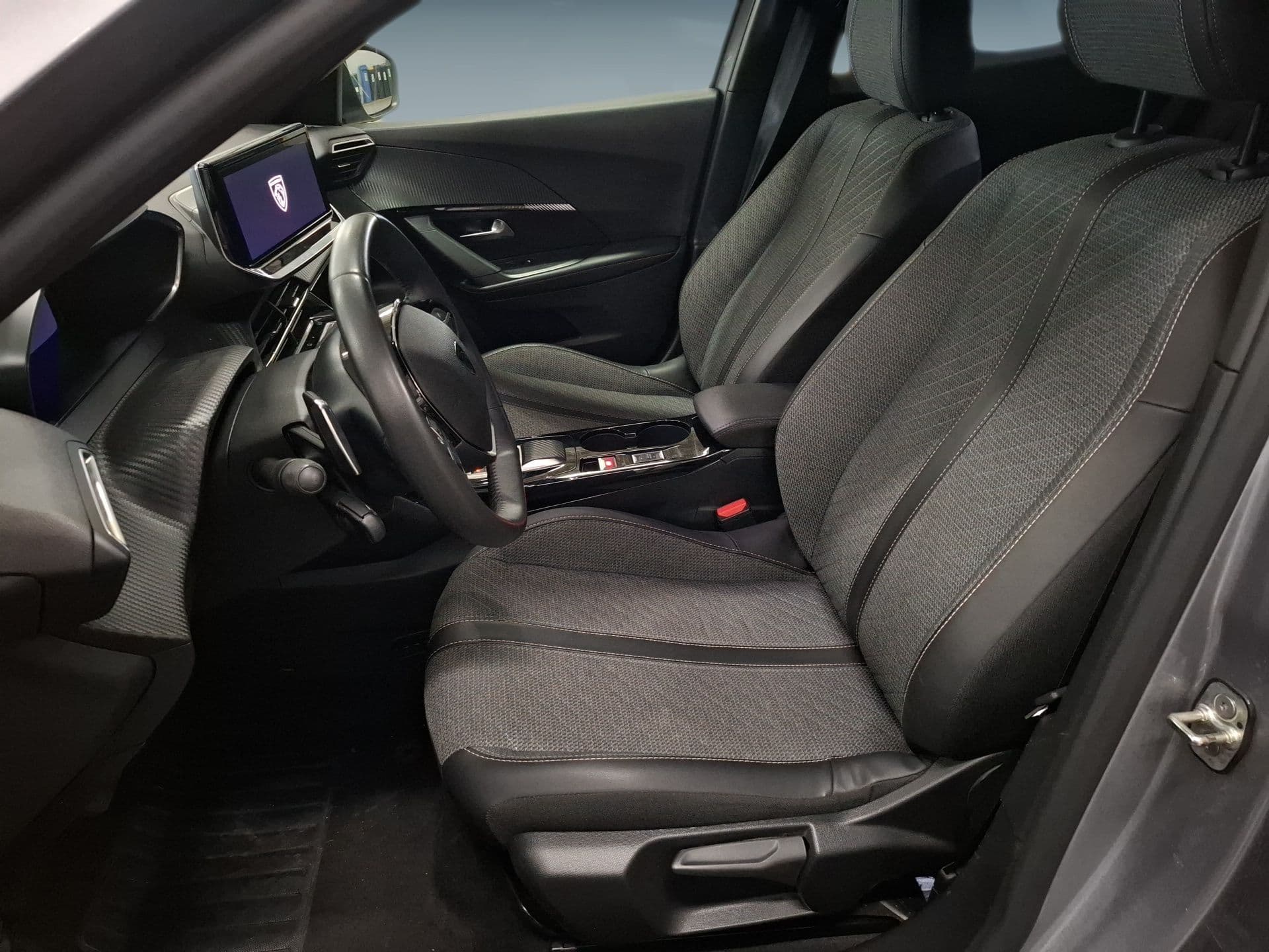 Peugeot 2008 - 12