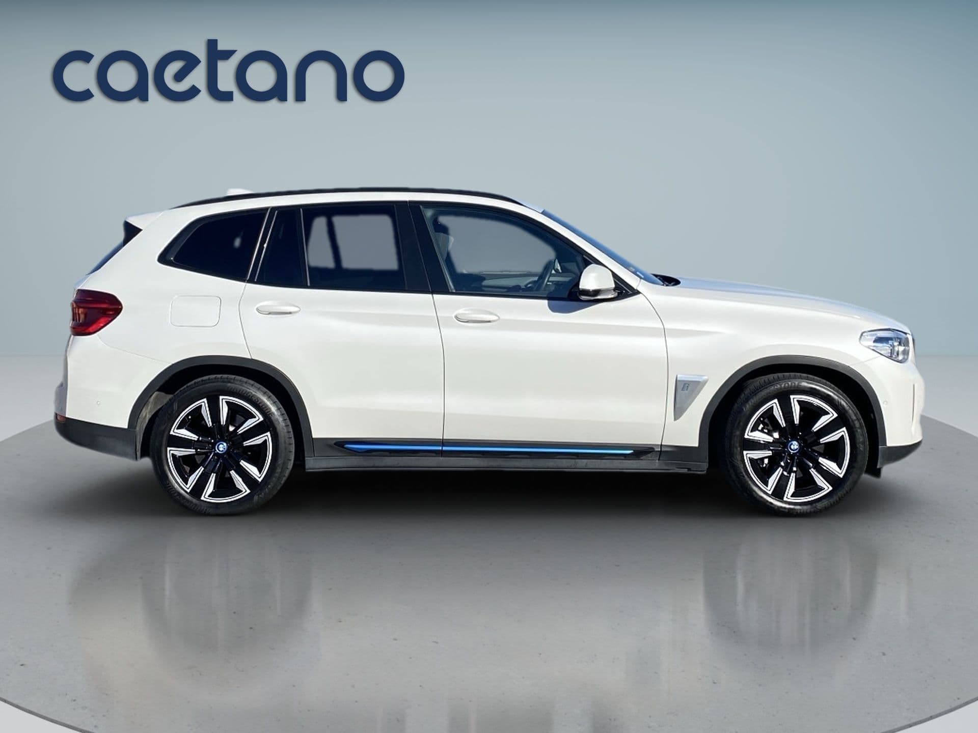 BMW IX3 - 7